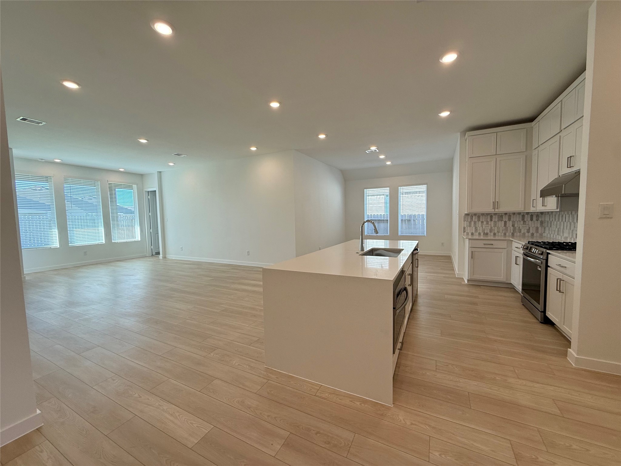 3006 Golden Isle Drive, Texas City, TX 77568