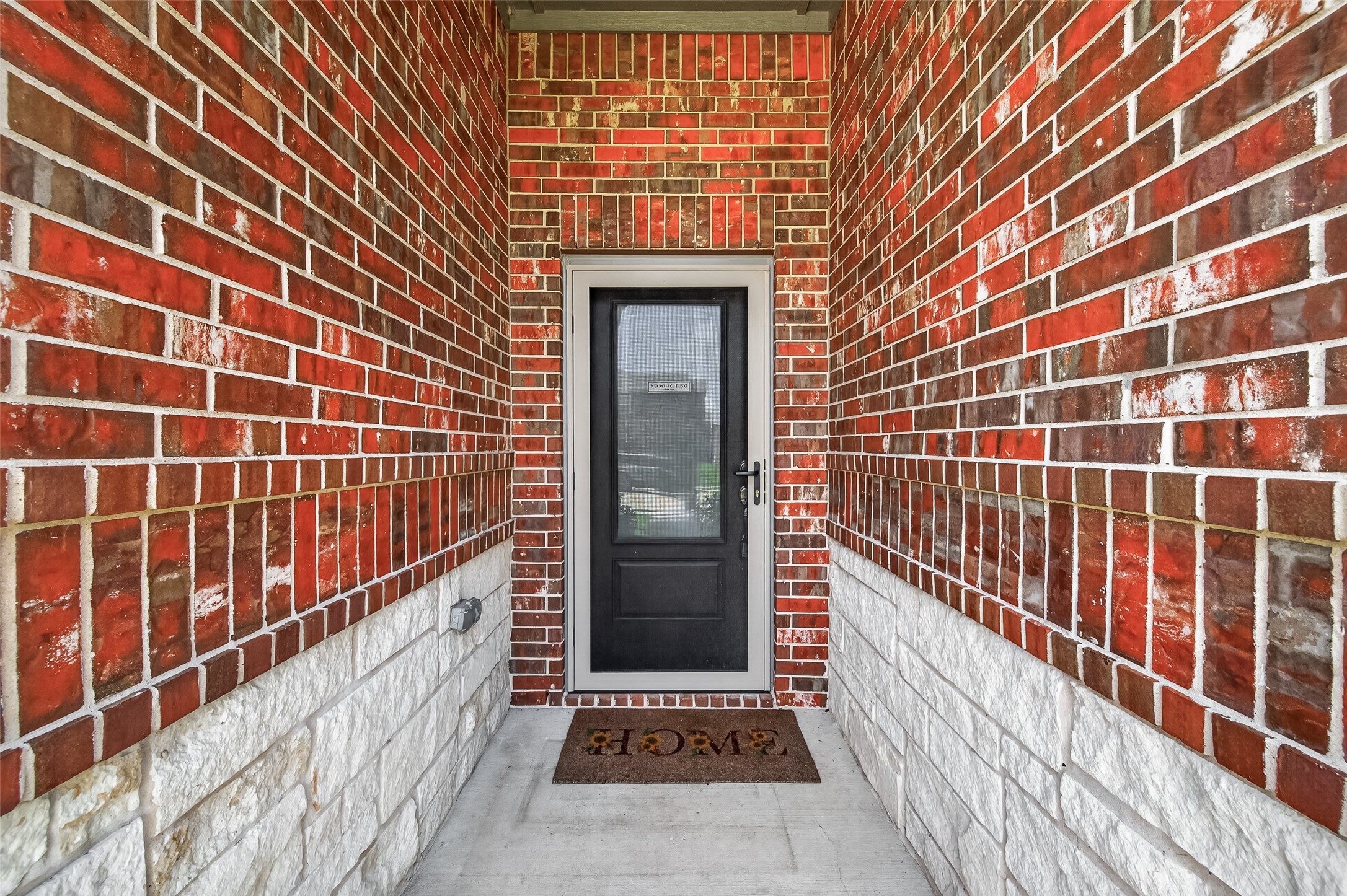 Covered Front Patio.