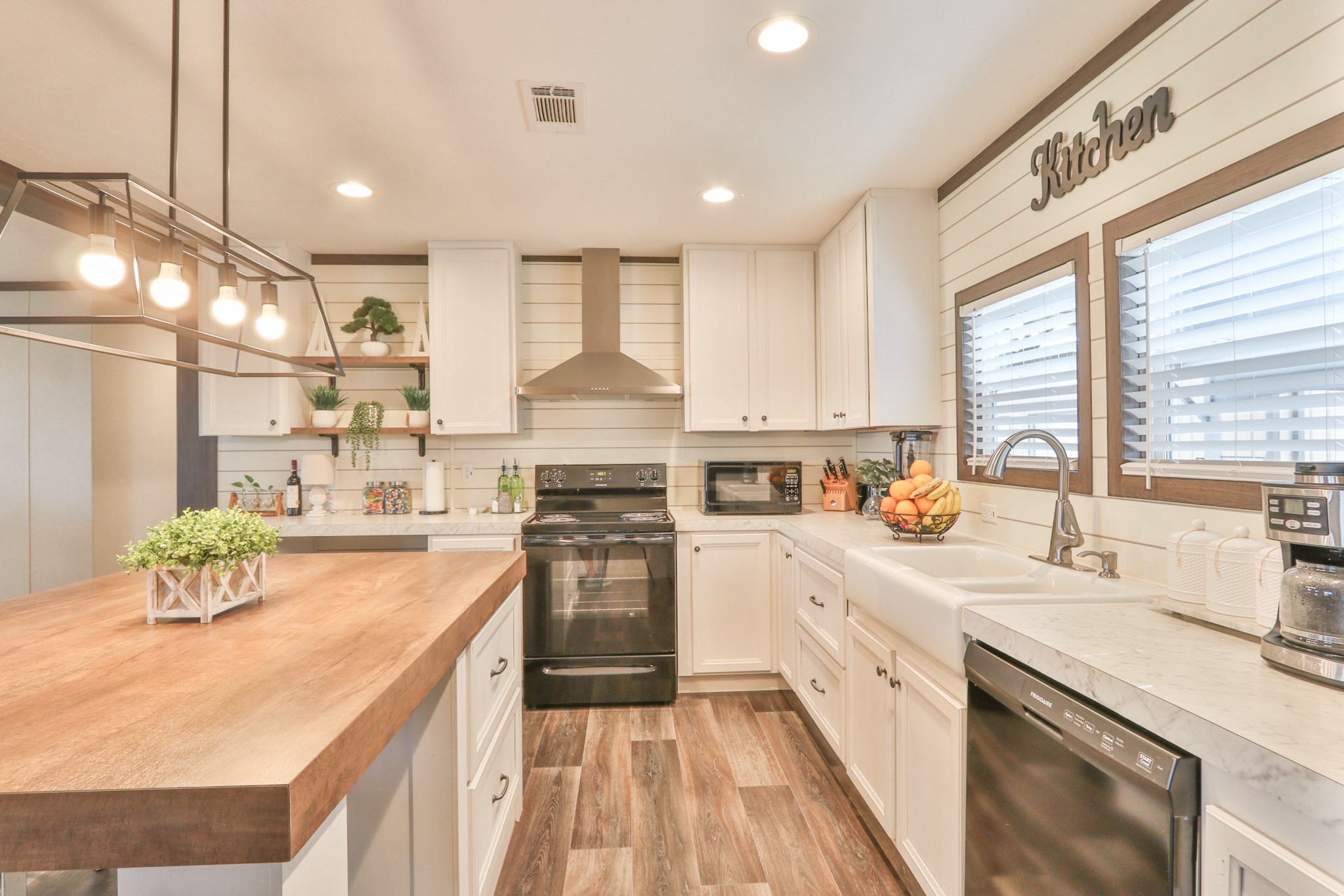 15211 Linda Lane, Santa Fe, TX 77517