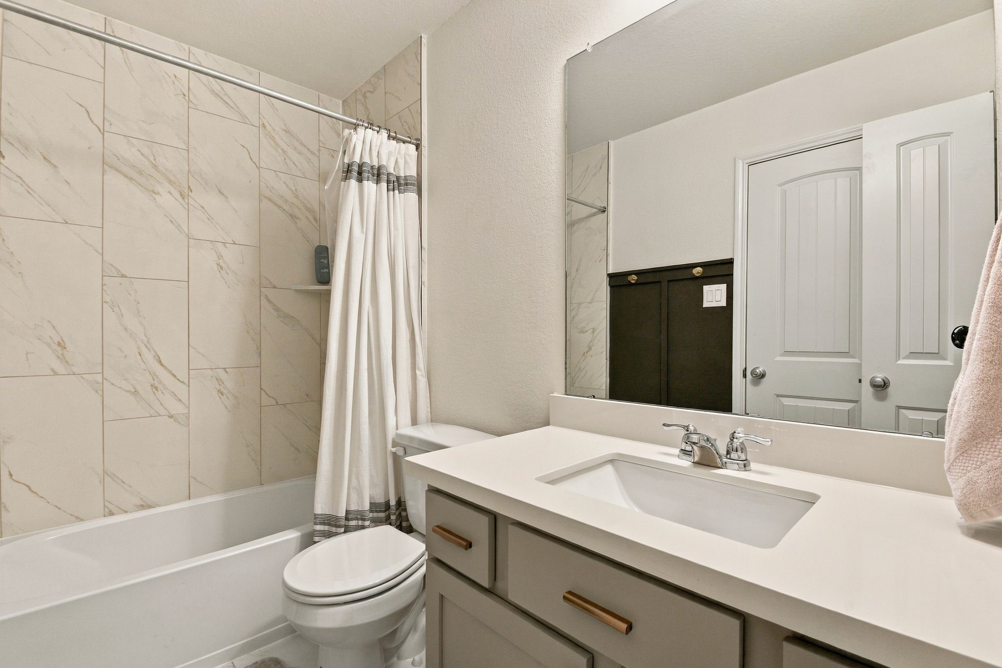 1853 Kenley Way, Alvin, TX 77511