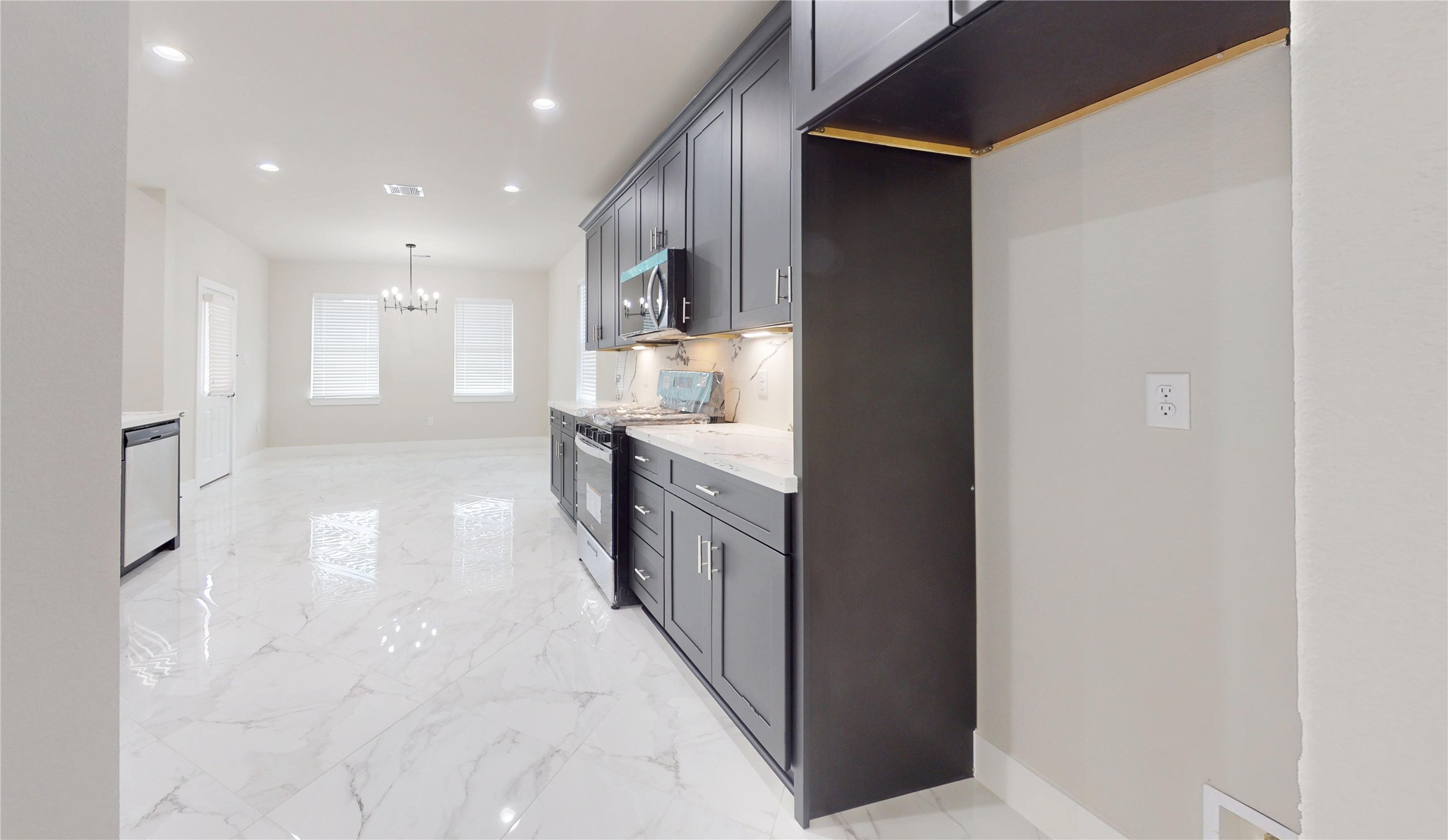 5411 Oak Cove Drive, Houston, TX 77091