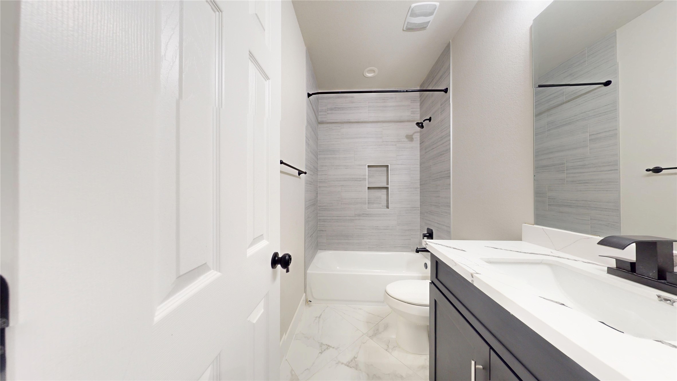 3rd bathroom btw room2 and room3