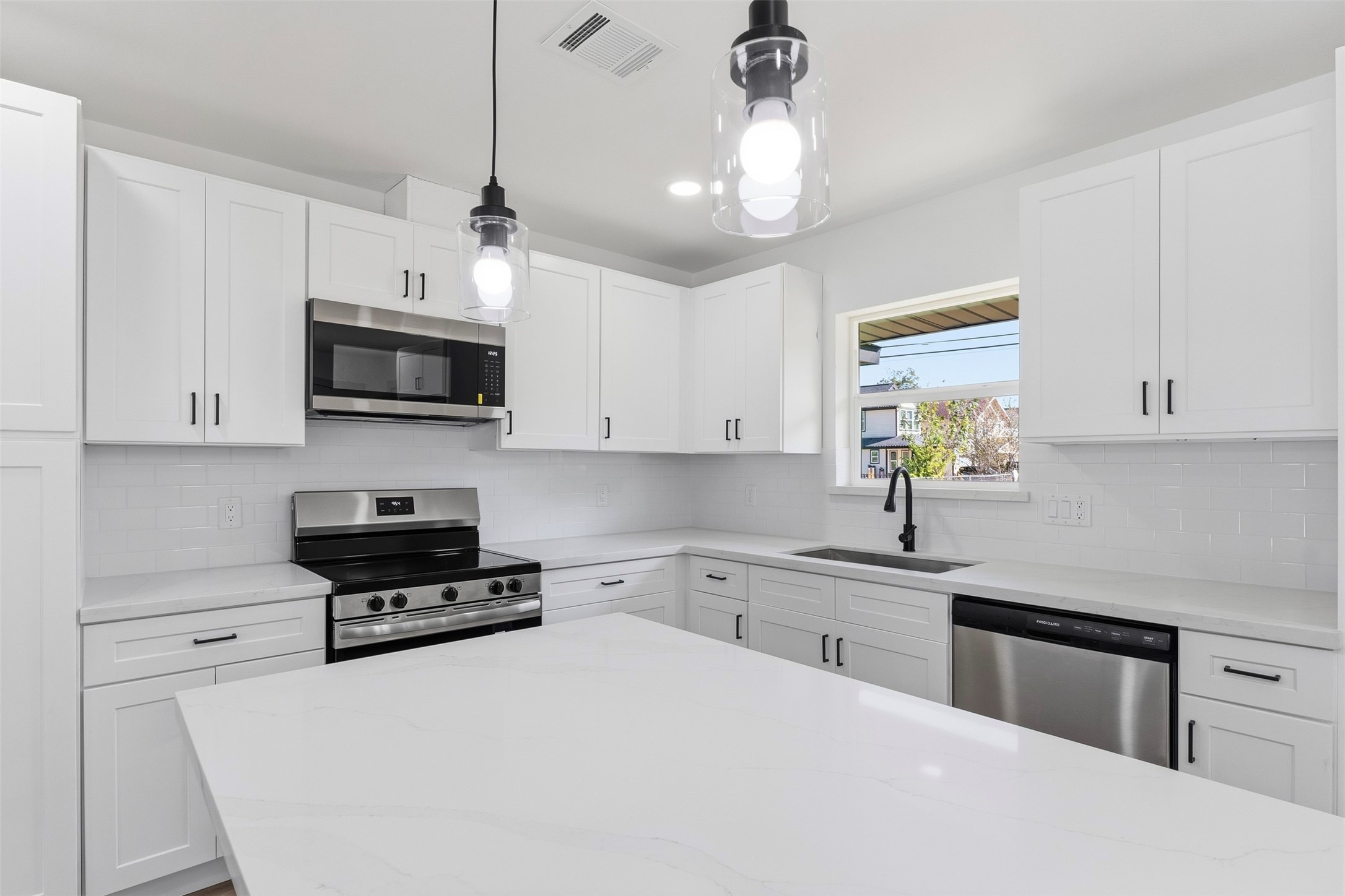 914 Gary Avenue, Pasadena, TX 77502
