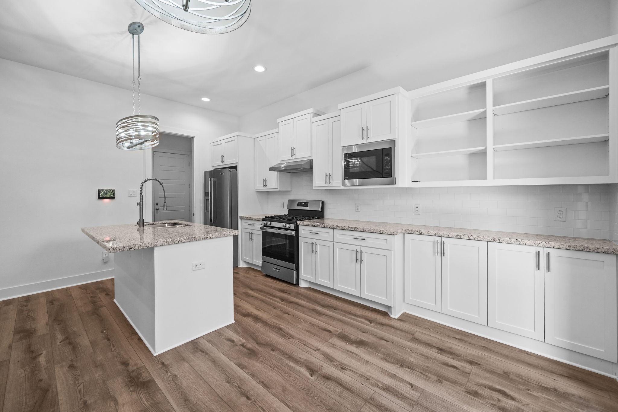 5612 Savyon Drive, Houston, TX 77091 5612 Savyon Drive, Houston, TX 77091