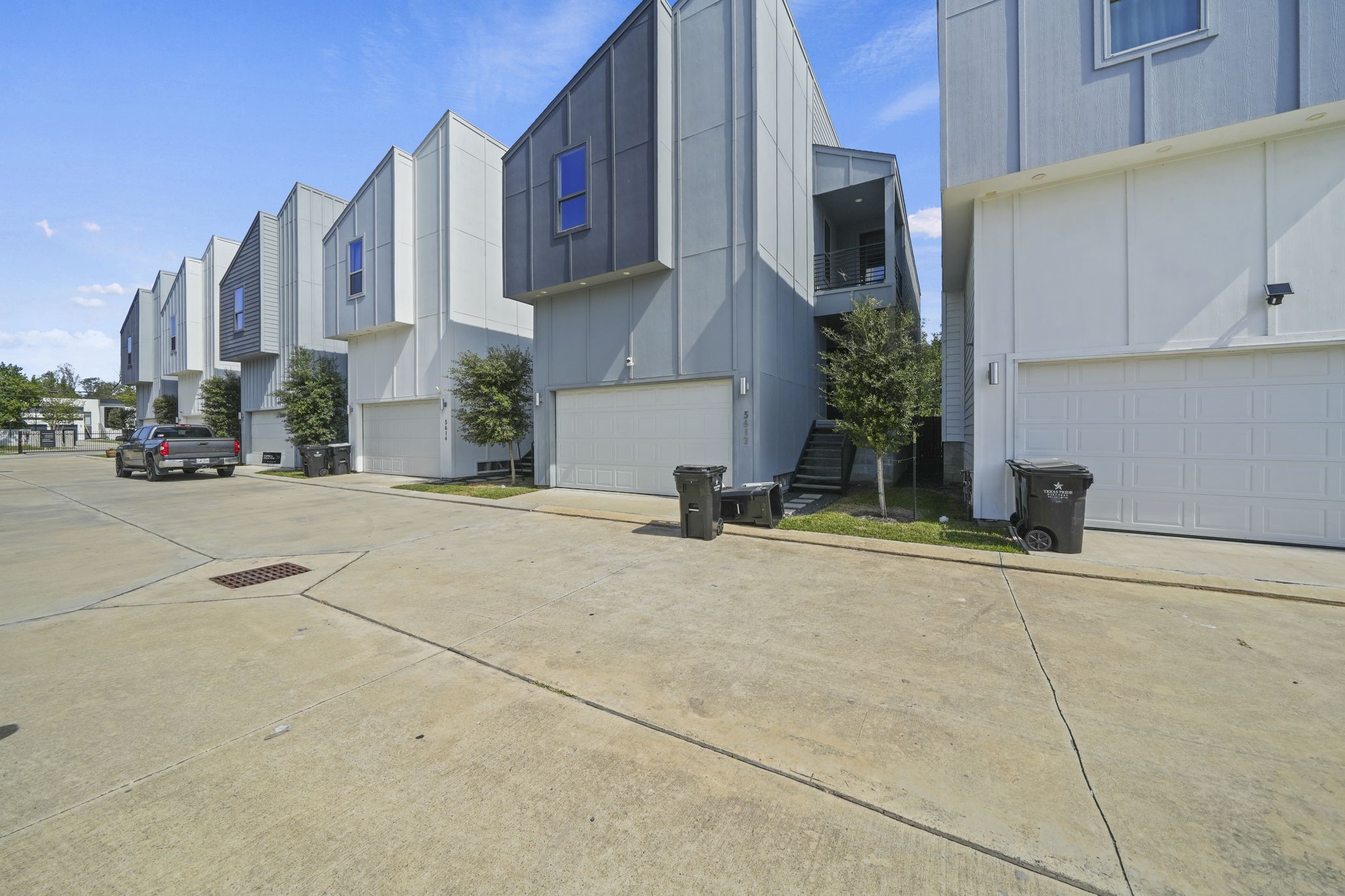 5612 Savyon Drive, Houston, TX 77091