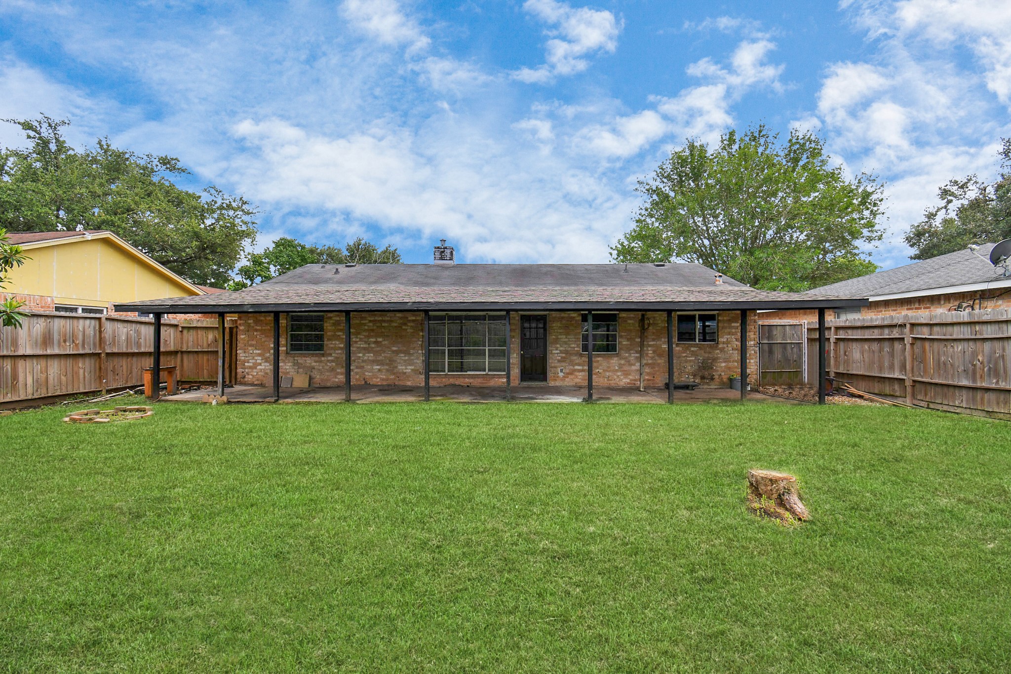 10131 Kent Towne Ln, Sugar Land, TX 77498