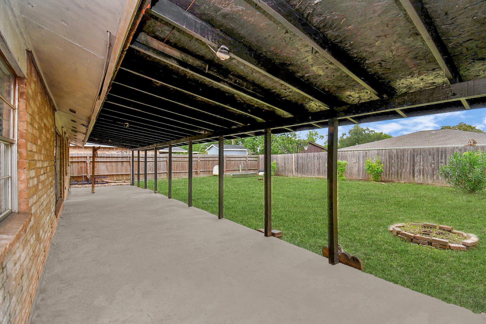 10131 Kent Towne Ln, Sugar Land, TX 77498