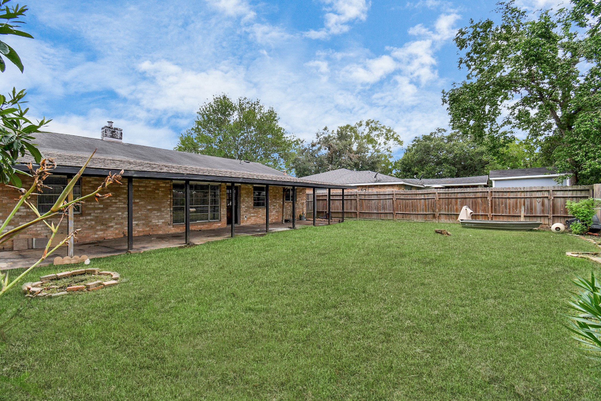 10131 Kent Towne Ln, Sugar Land, TX 77498