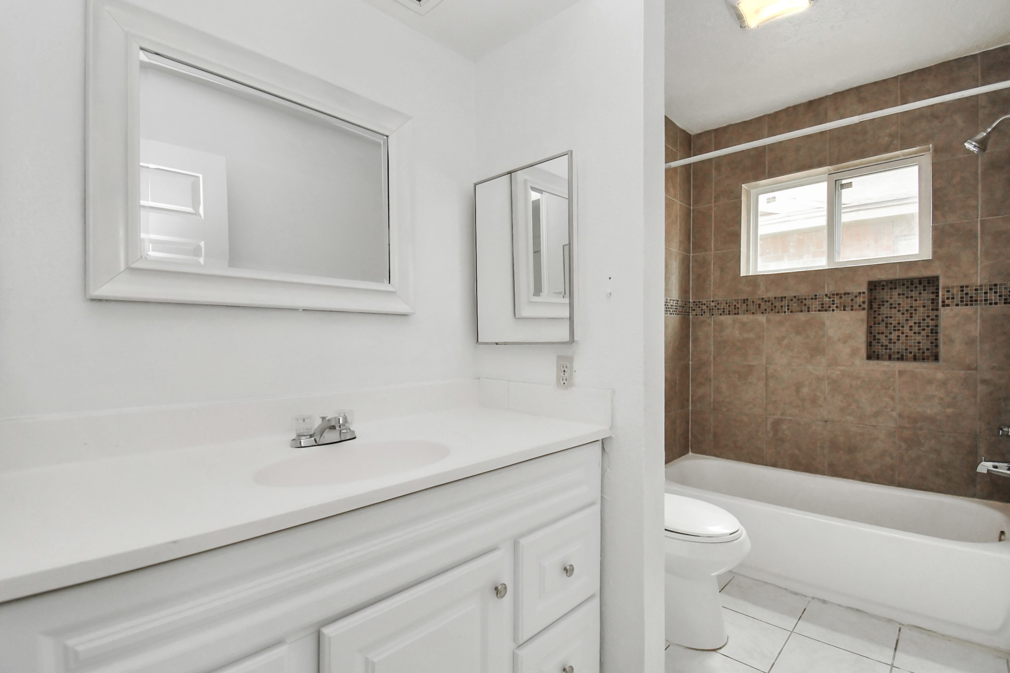 10131 Kent Towne Ln, Sugar Land, TX 77498