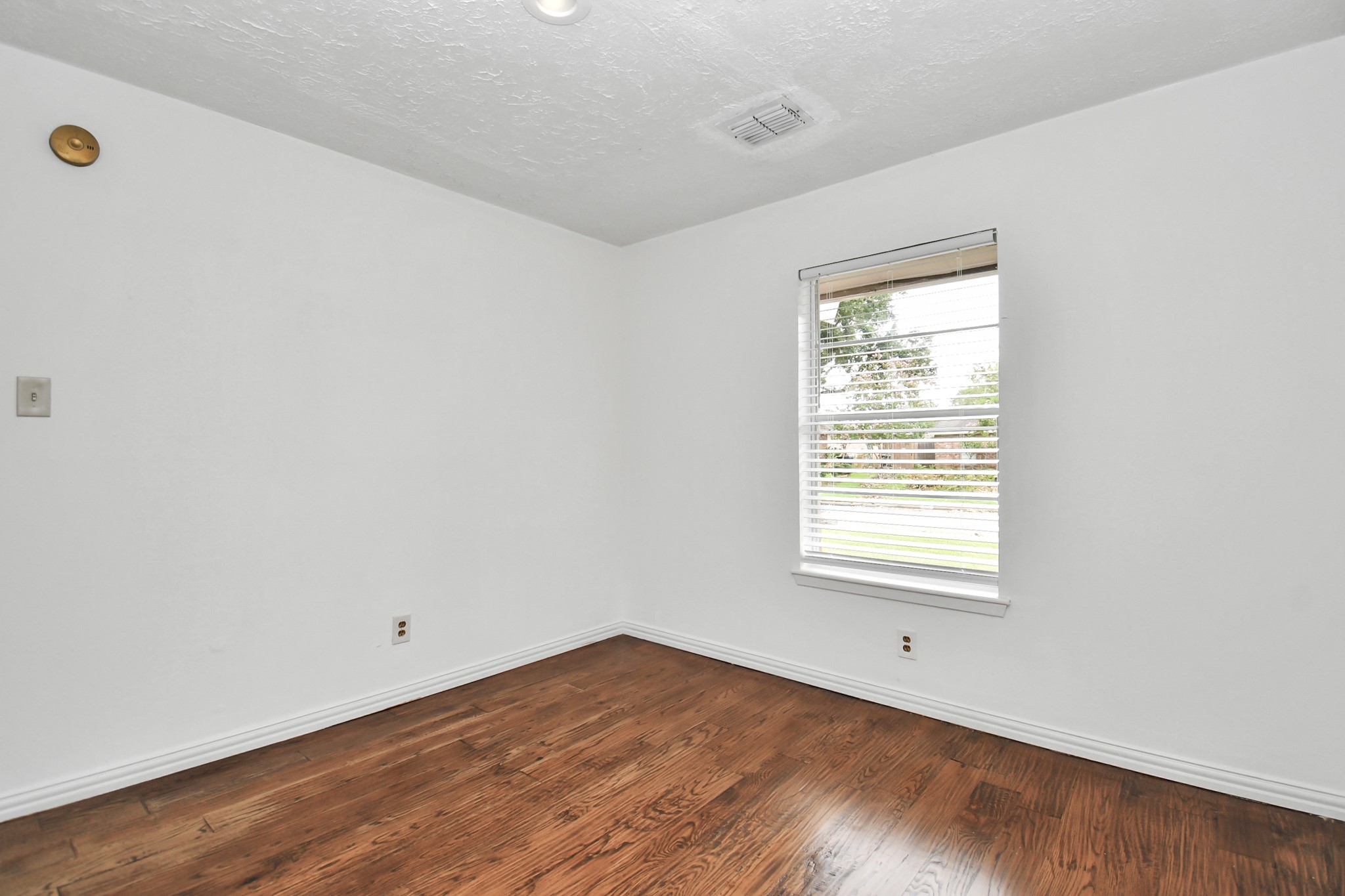 10131 Kent Towne Ln, Sugar Land, TX 77498
