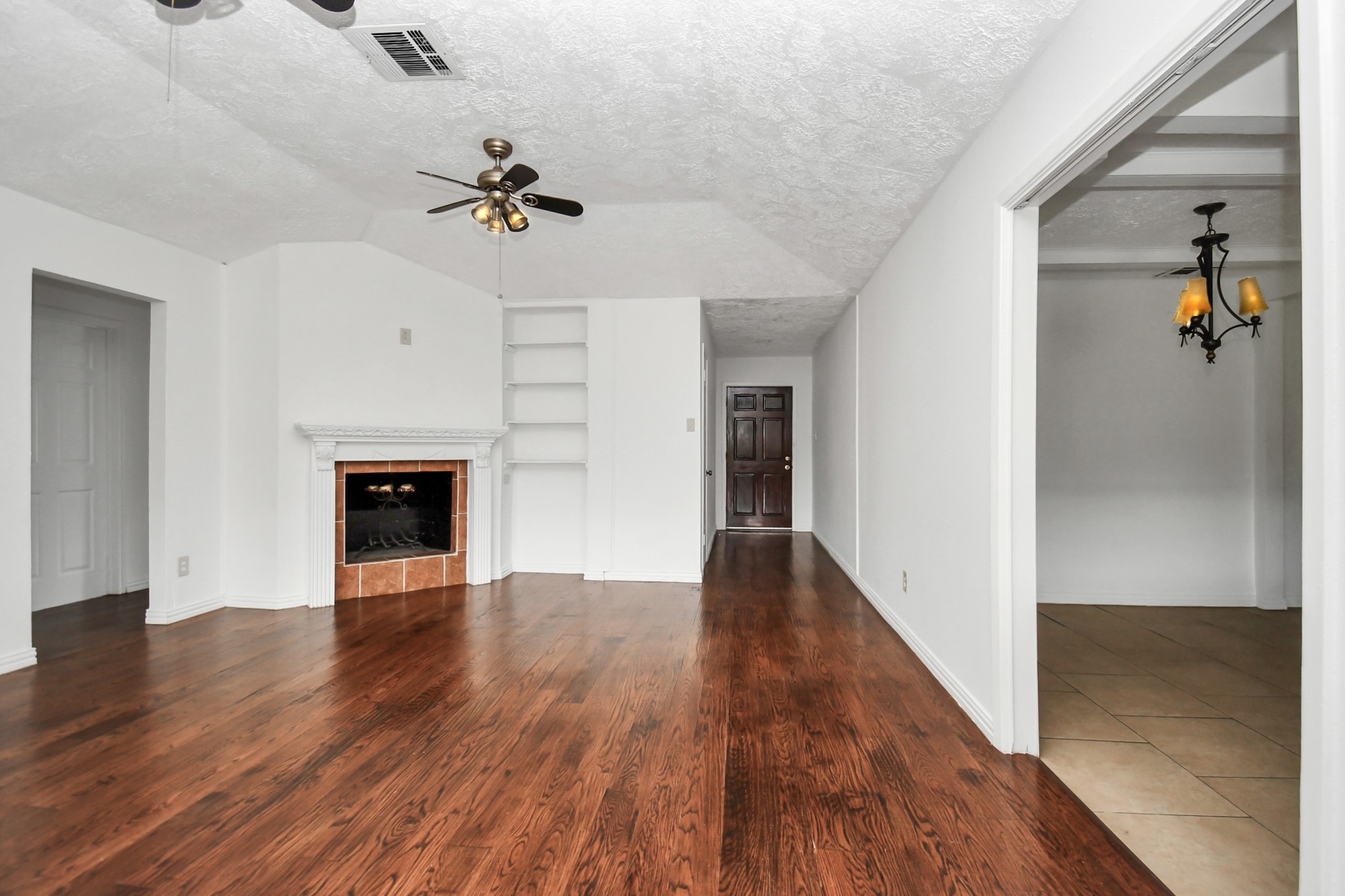 10131 Kent Towne Ln, Sugar Land, TX 77498
