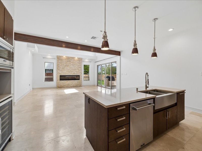 1006 W 8th Street, Houston, TX 77007
