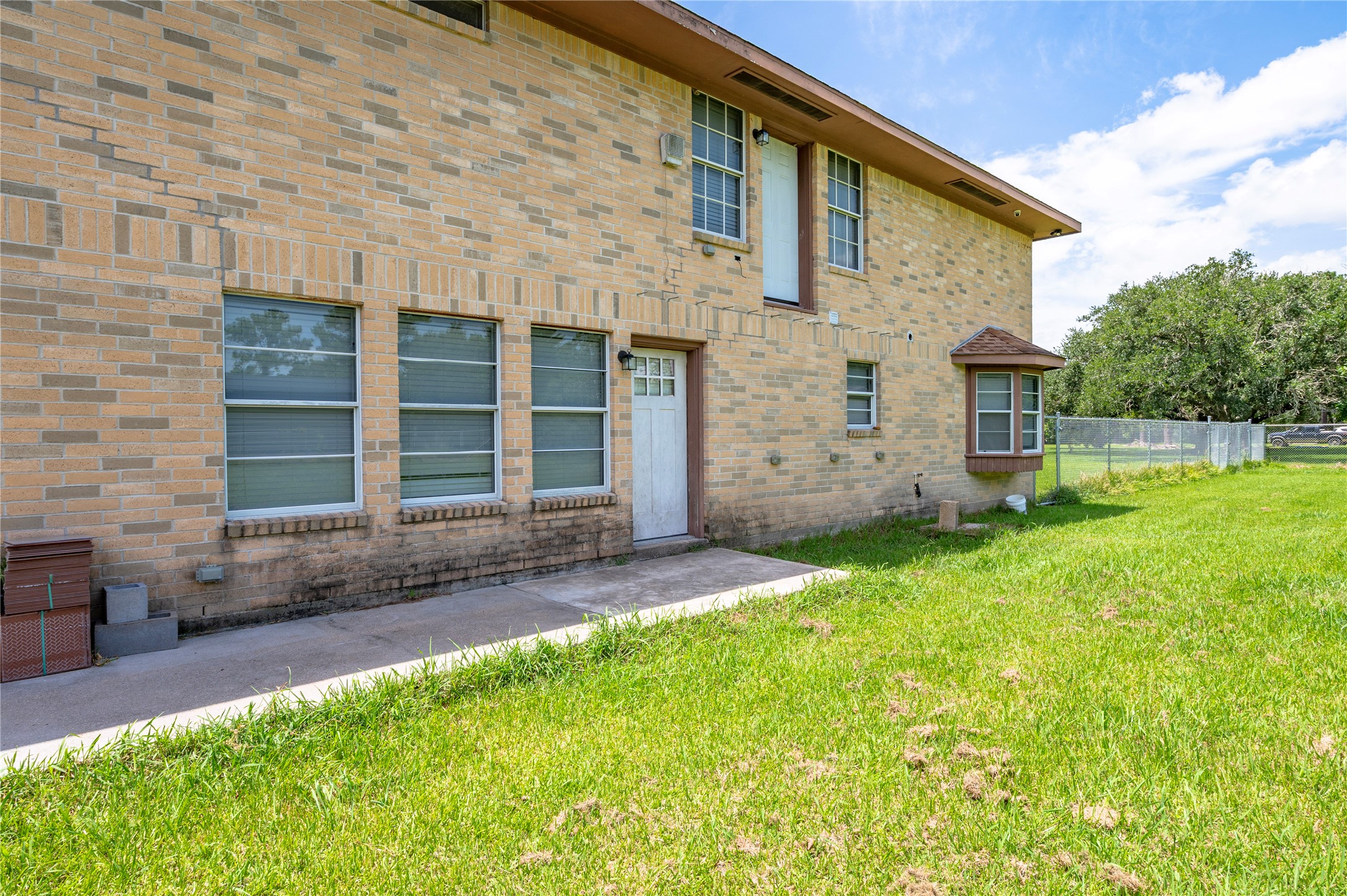 1925 Avenue L, Santa Fe, TX 77510