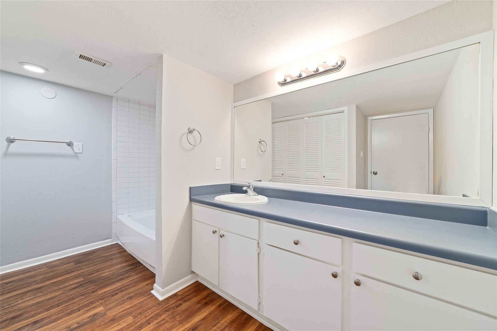 3085 Walnut Bend Lane, #23, Houston, TX 77042