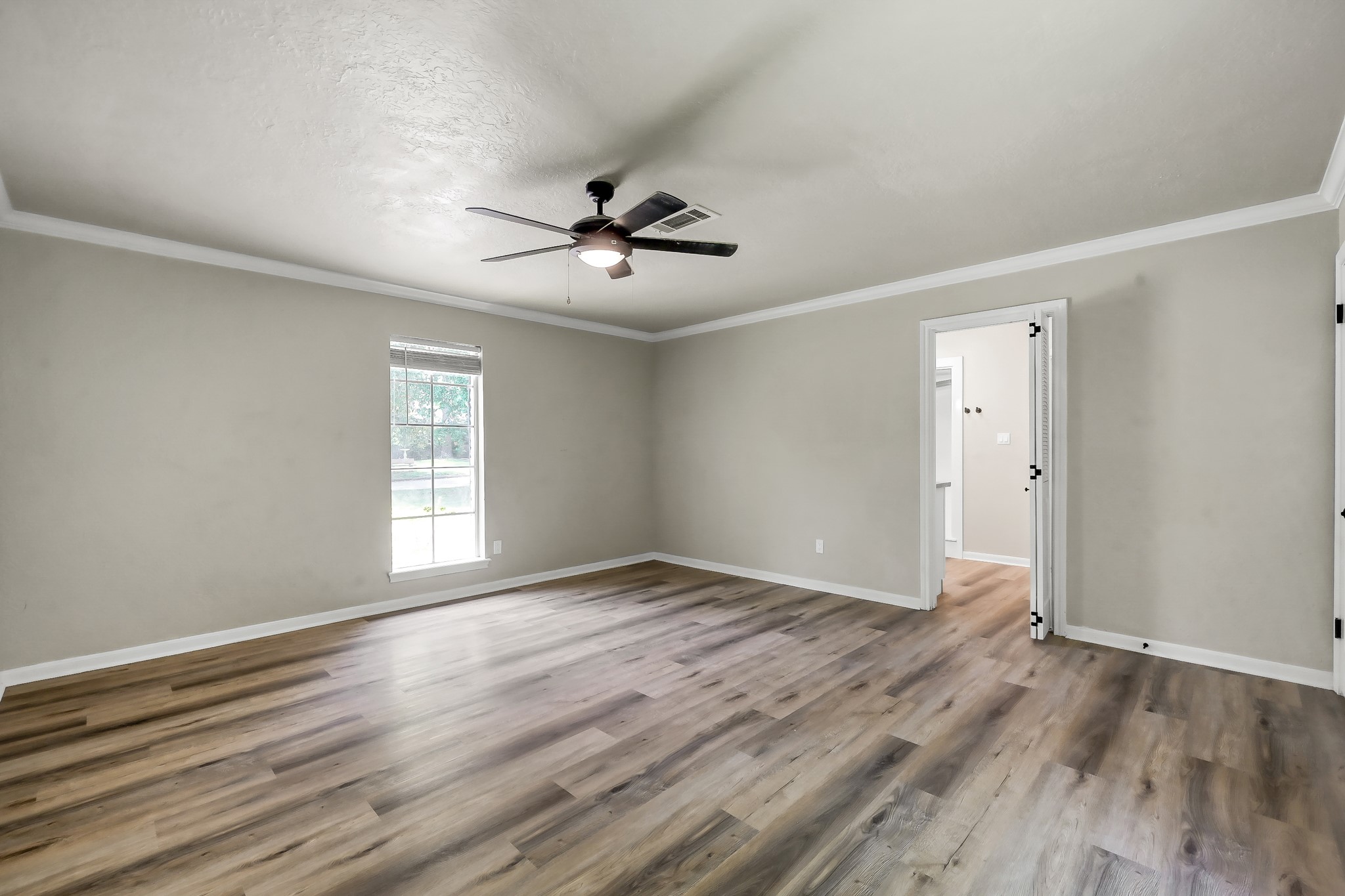 88 April Wind Drive S, Conroe, TX 77356