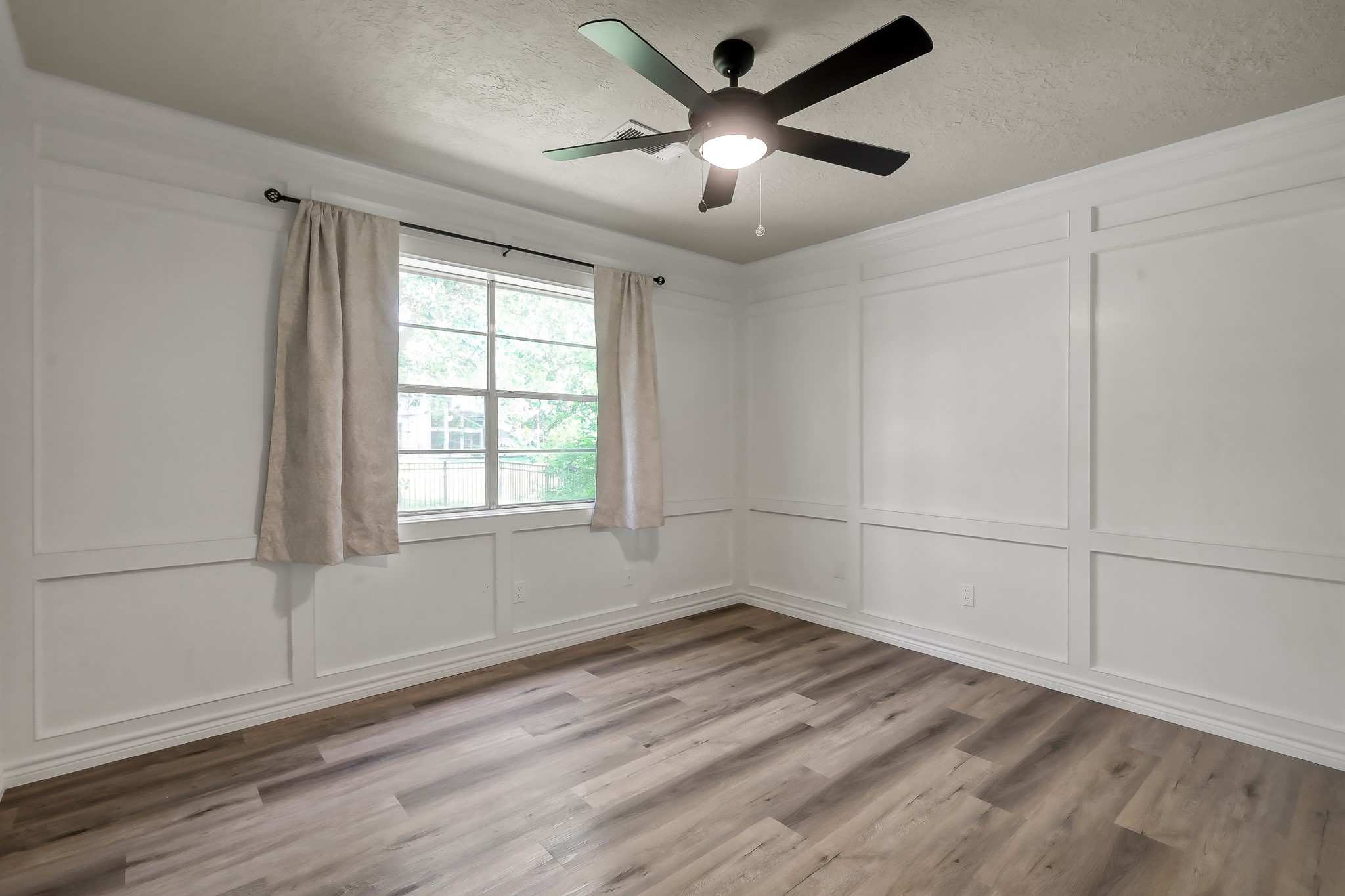 88 April Wind Drive S, Conroe, TX 77356