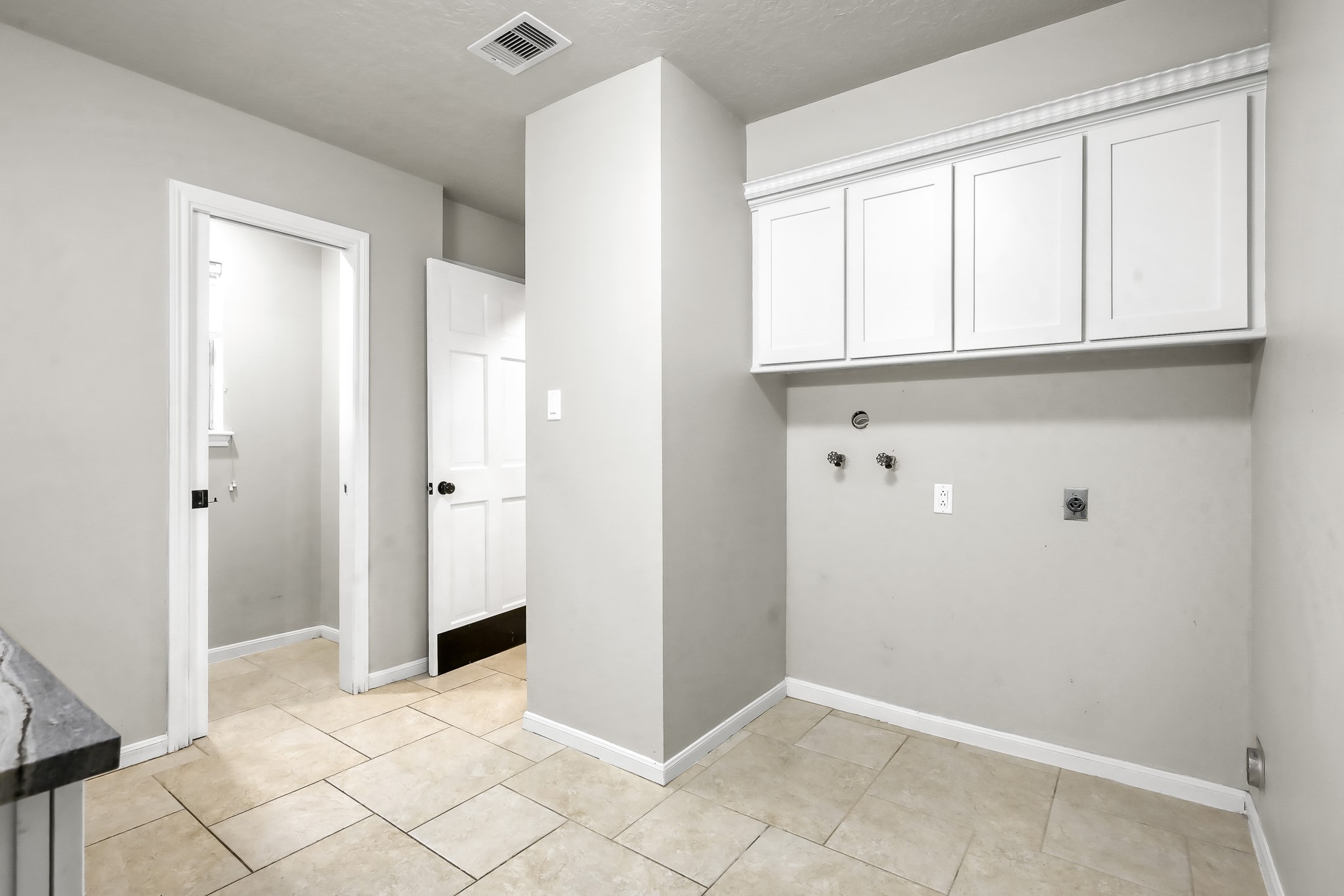 88 April Wind Drive S, Conroe, TX 77356