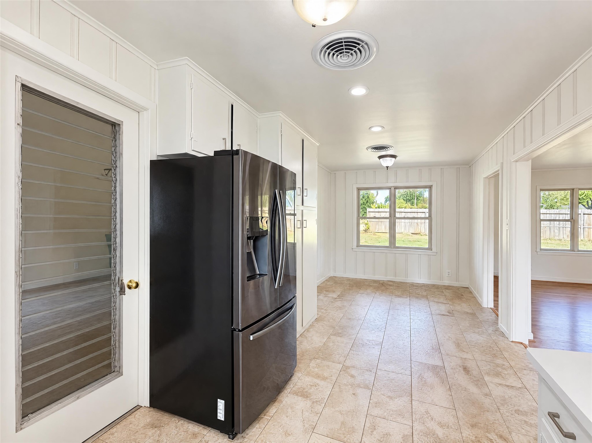 122 E Houston Street, Fresno, TX 77545