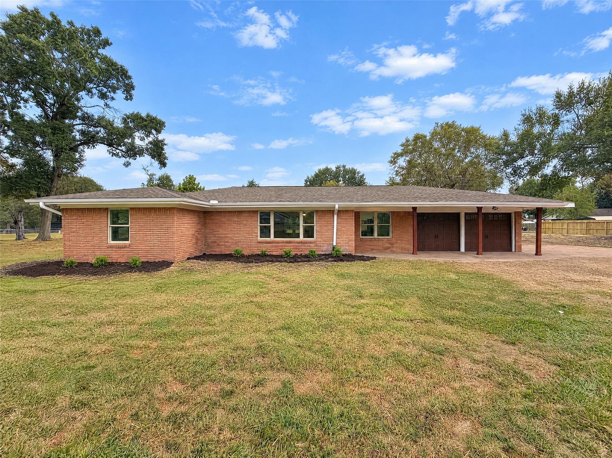 122 E Houston Street, Fresno, TX 77545 122 E Houston Street, Fresno, TX 77545