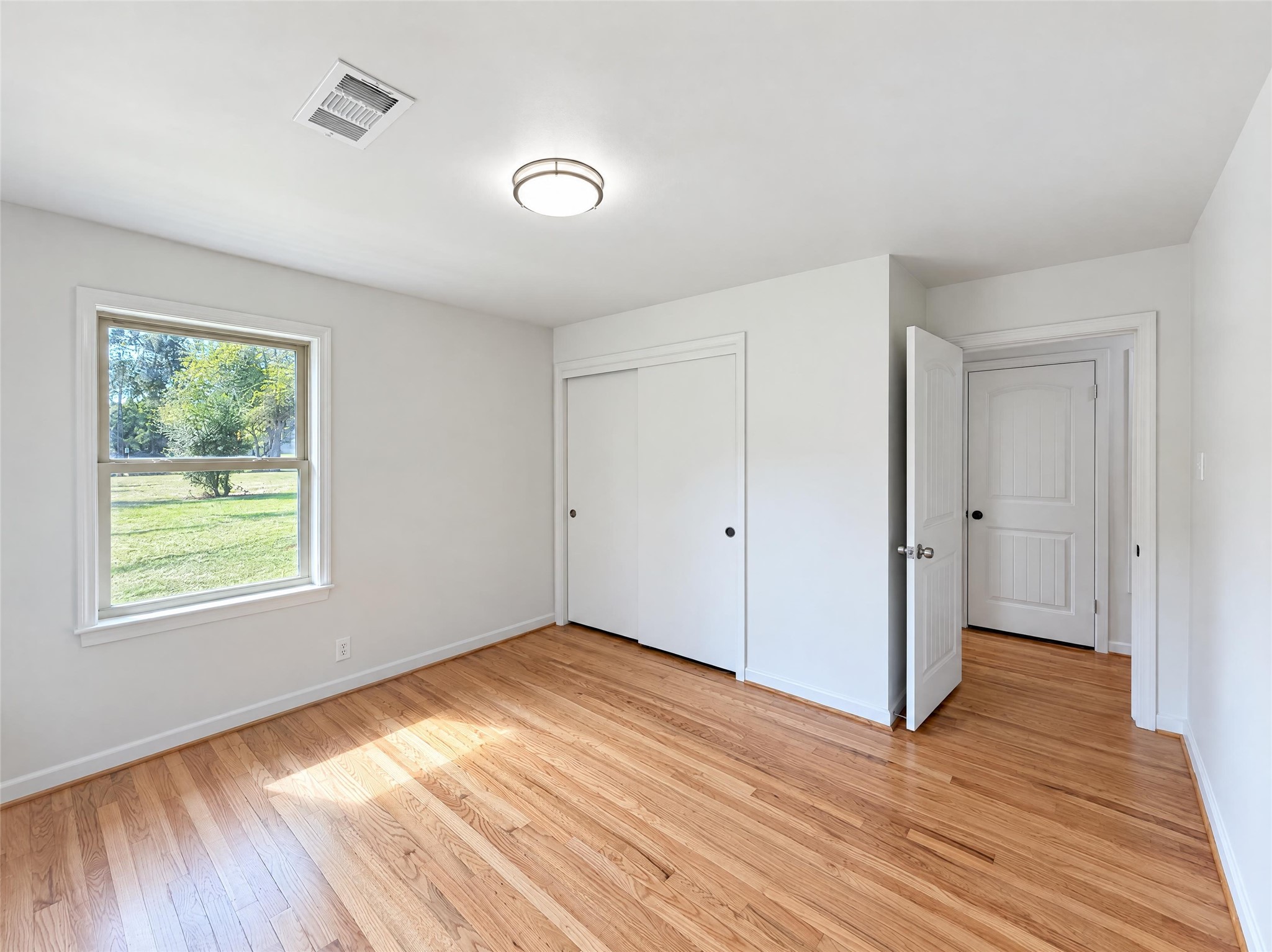 122 E Houston Street, Fresno, TX 77545