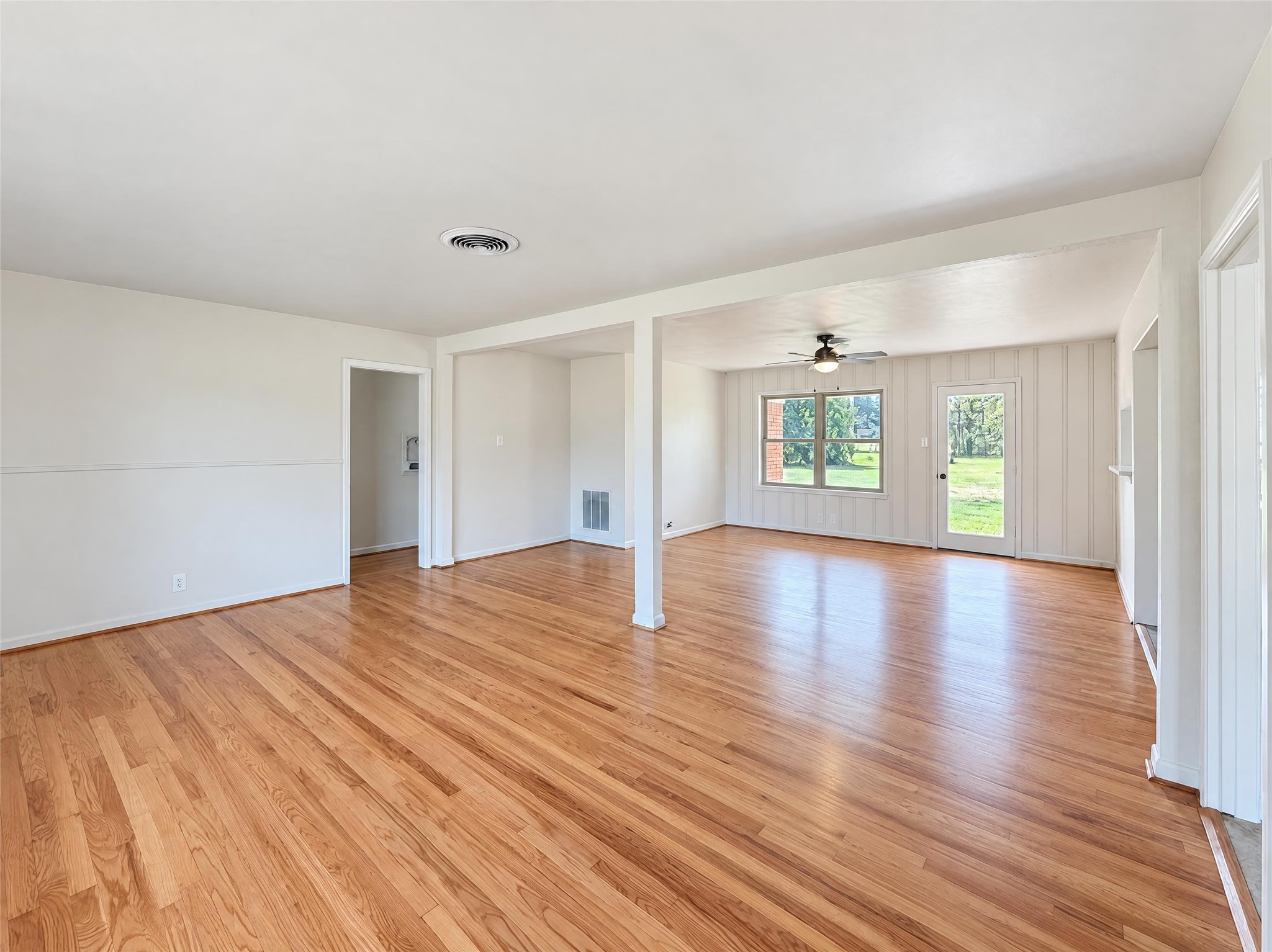 122 E Houston Street, Fresno, TX 77545