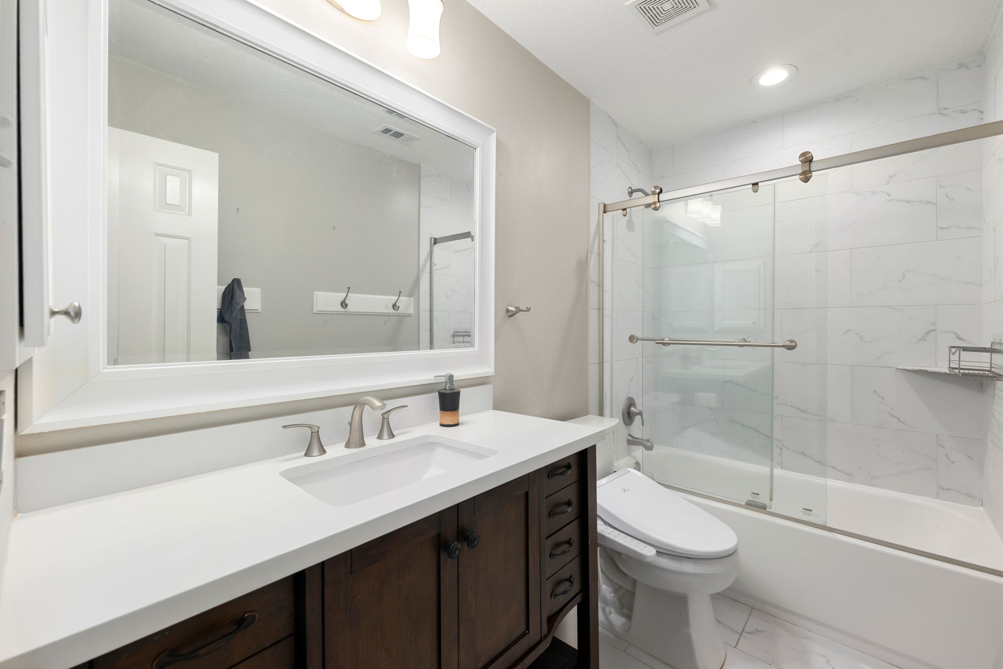 Full bath on second floor.