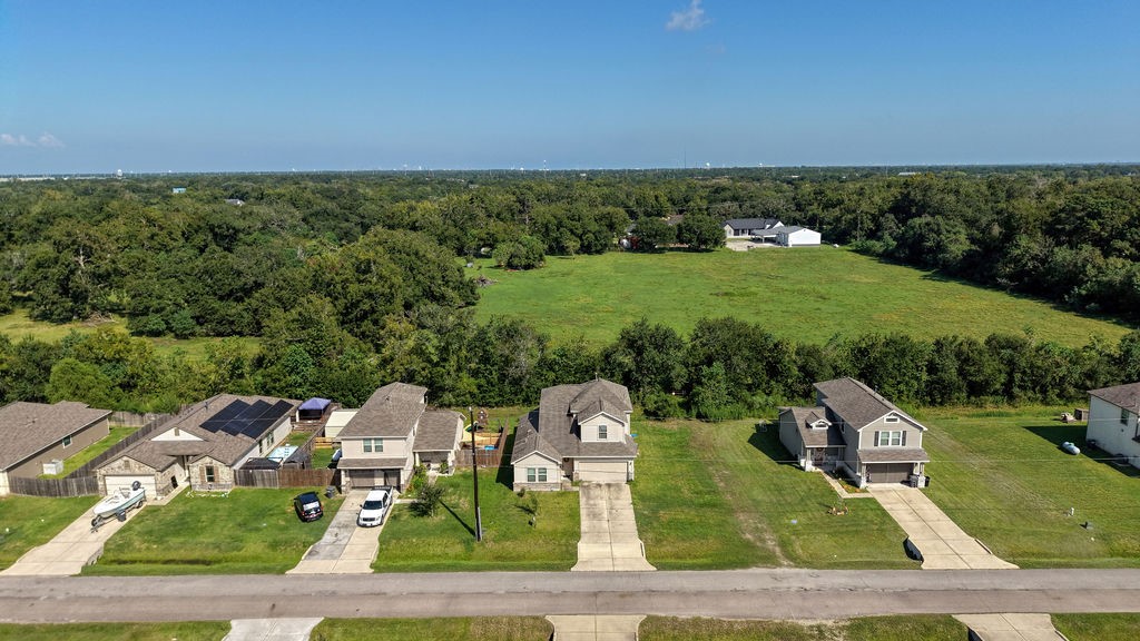Great front look of the property on Blimp Base.