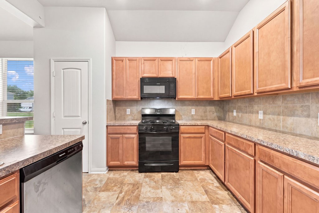 Another view of the kitchen.