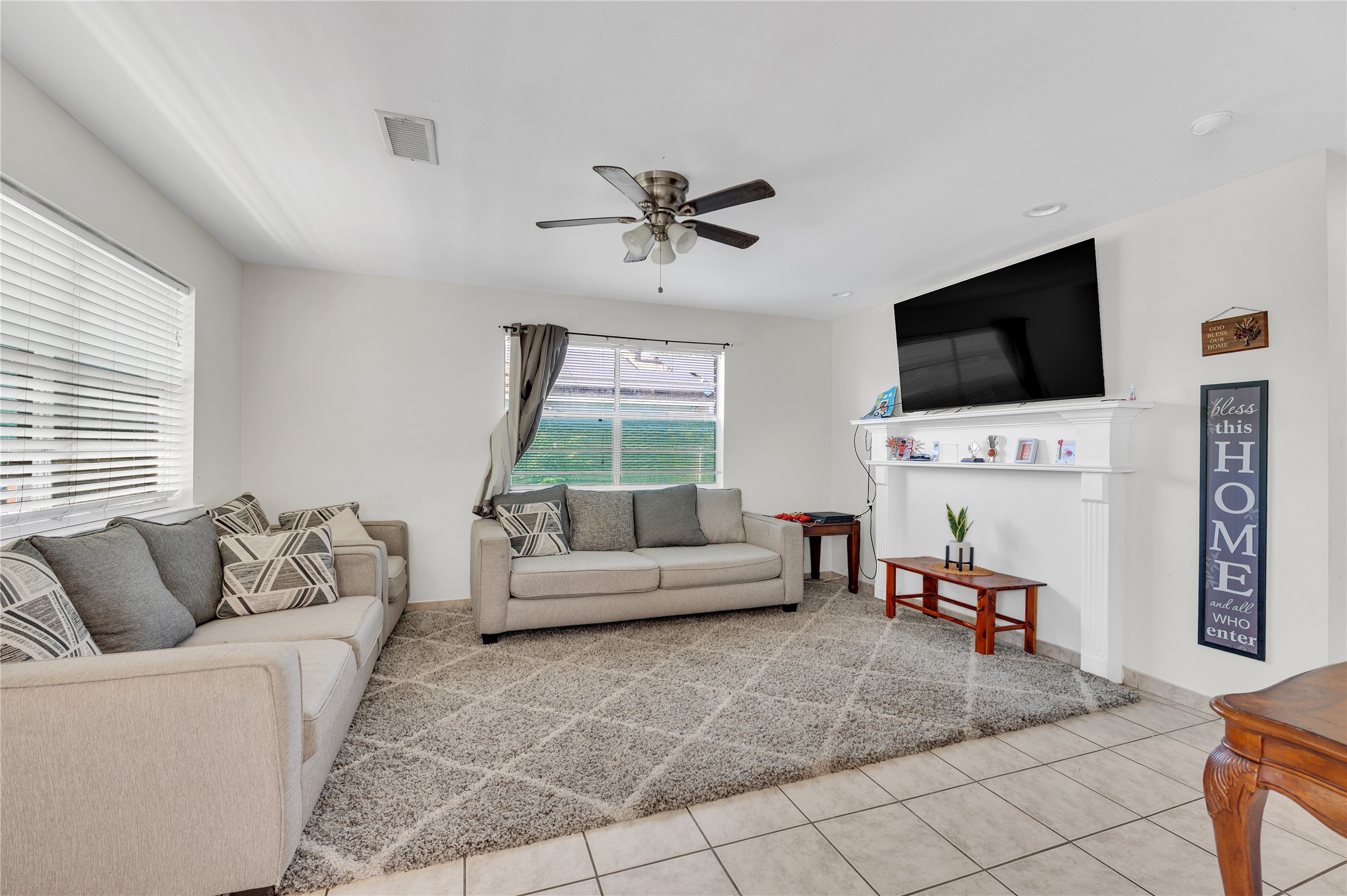 2713 Avenue C, Dickinson, TX 77539