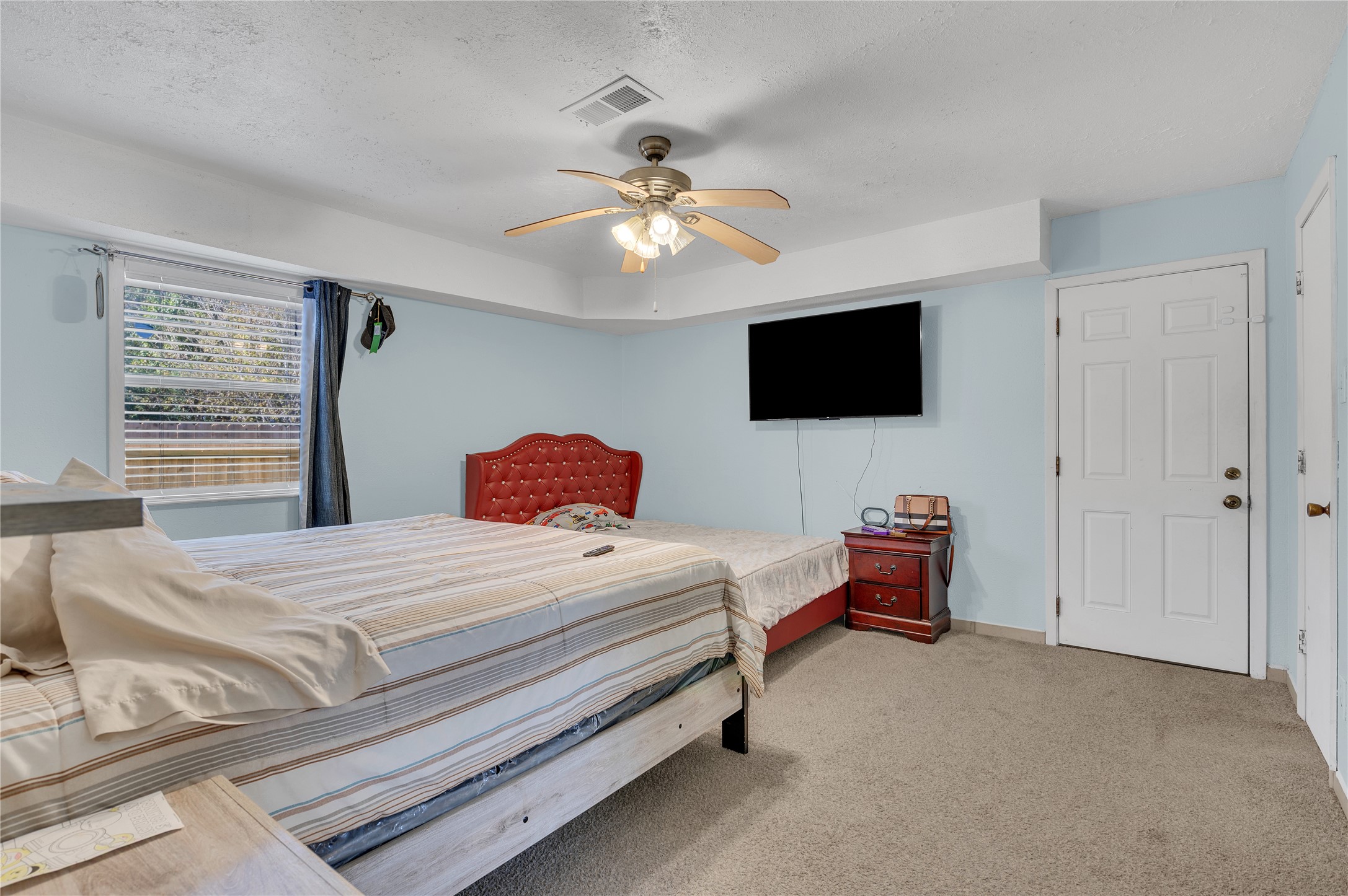 2713 Avenue C, Dickinson, TX 77539