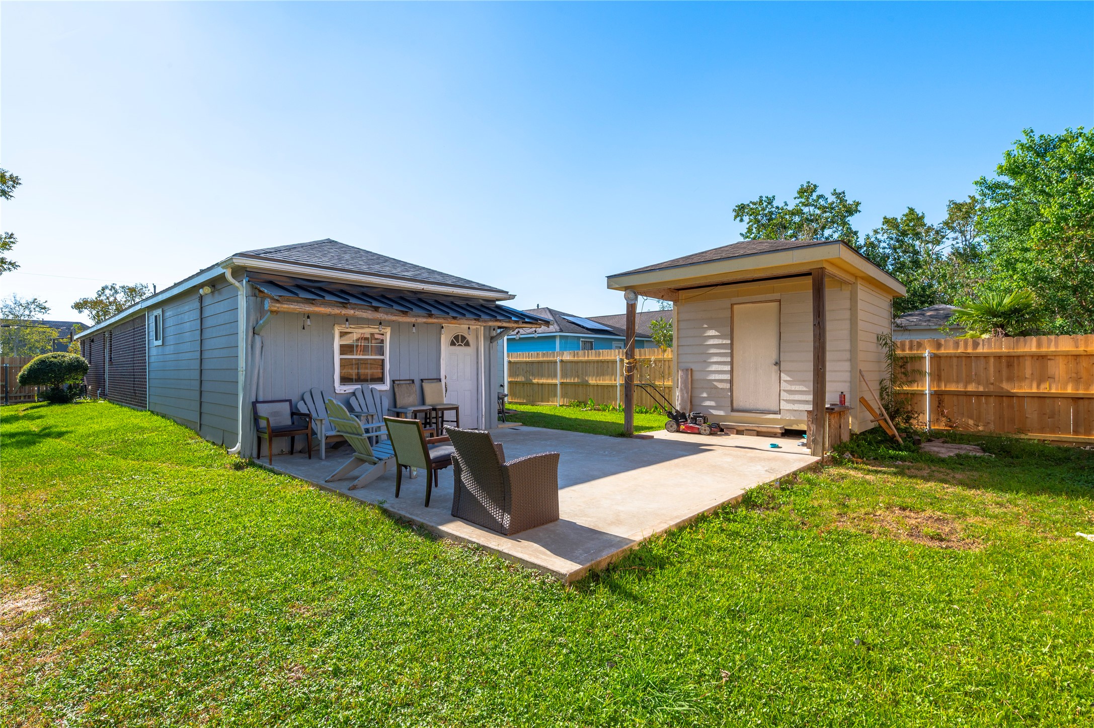 2713 Avenue C, Dickinson, TX 77539