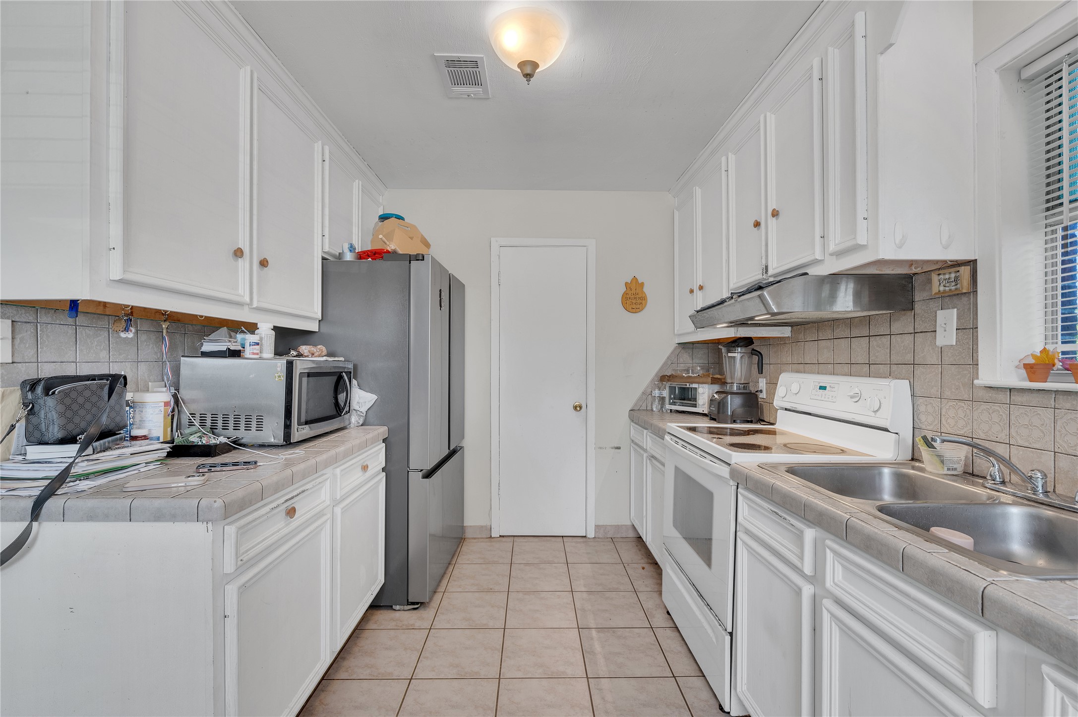 2713 Avenue C, Dickinson, TX 77539