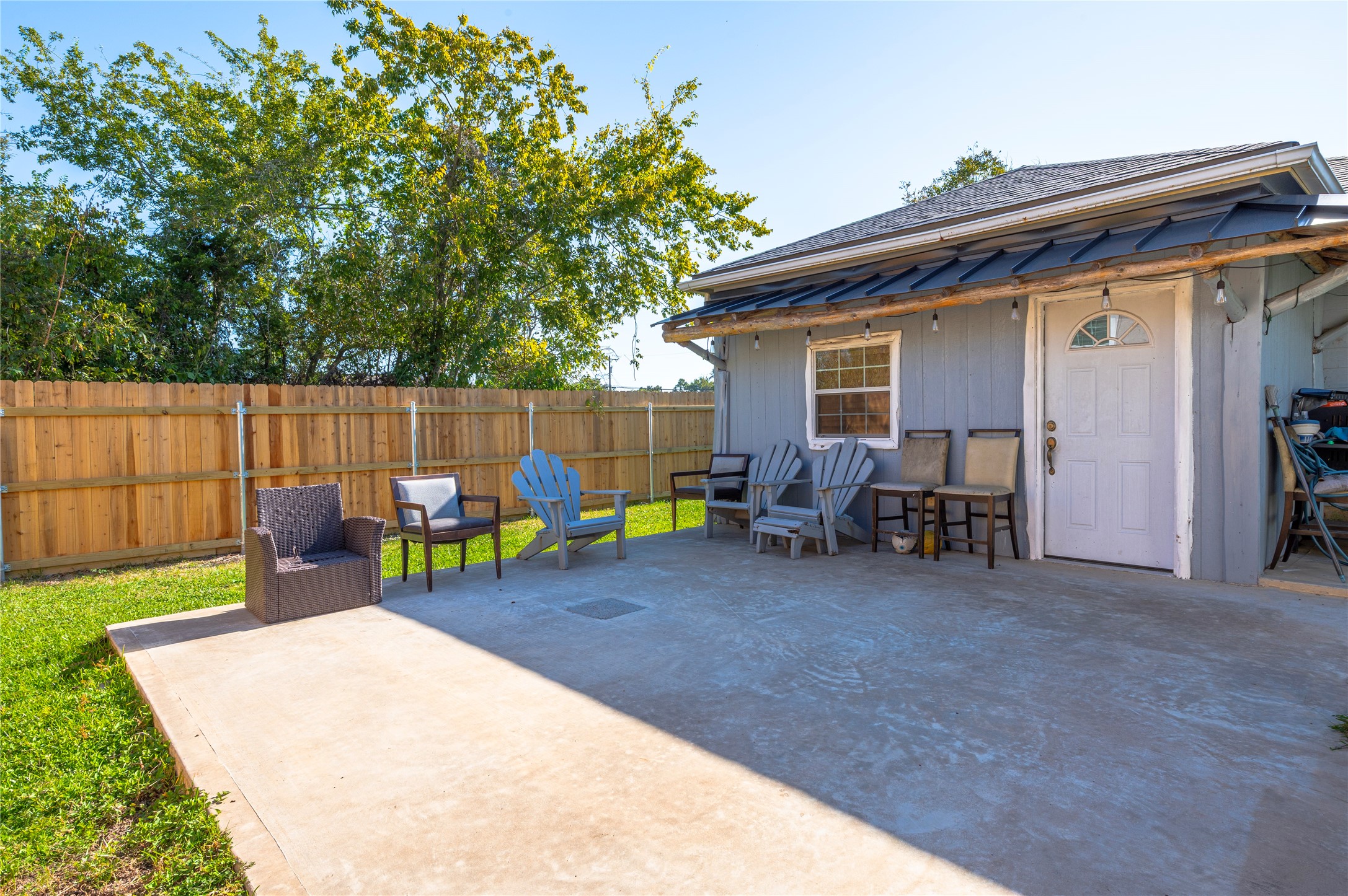 2713 Avenue C, Dickinson, TX 77539