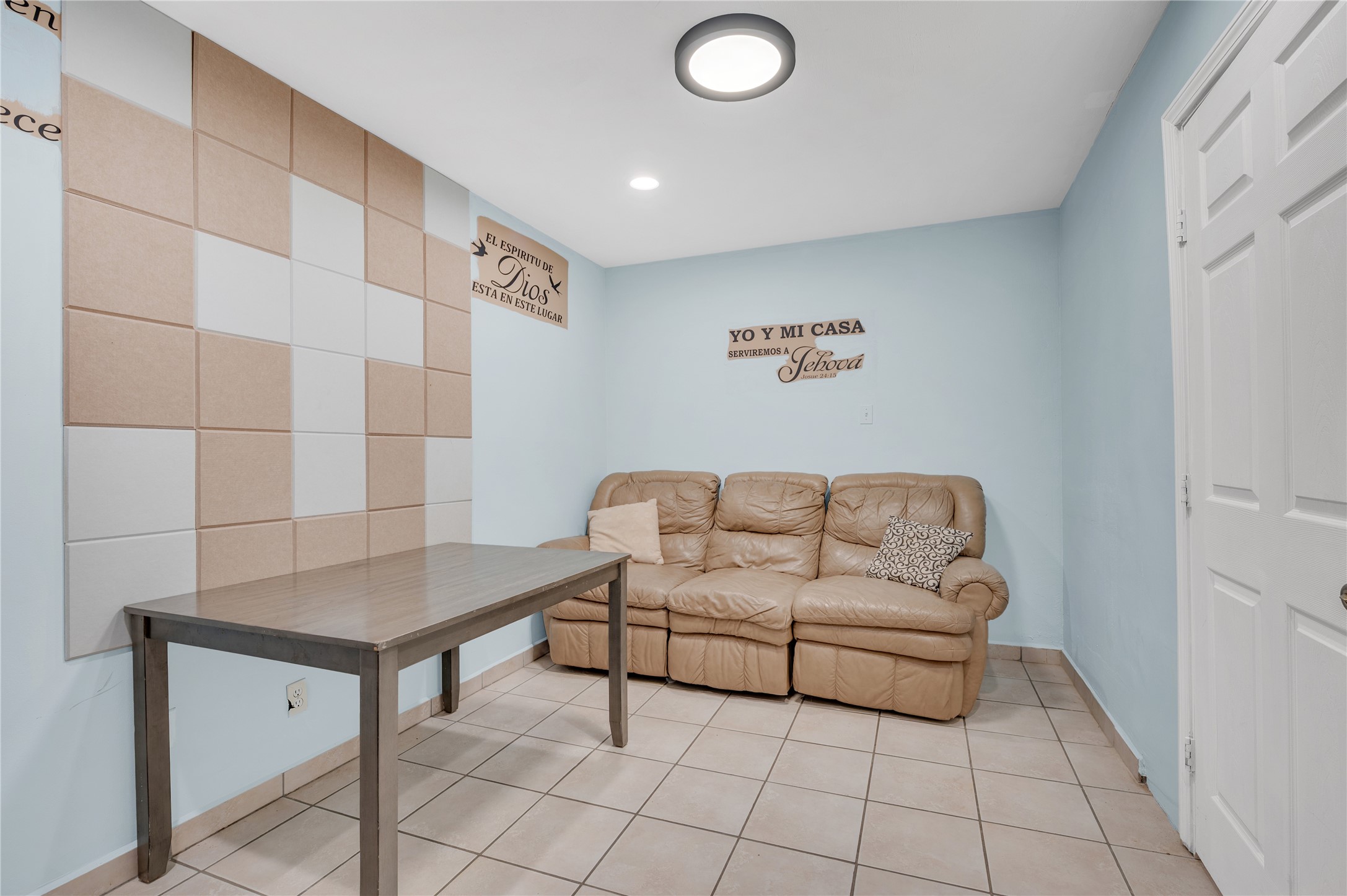 2713 Avenue C, Dickinson, TX 77539
