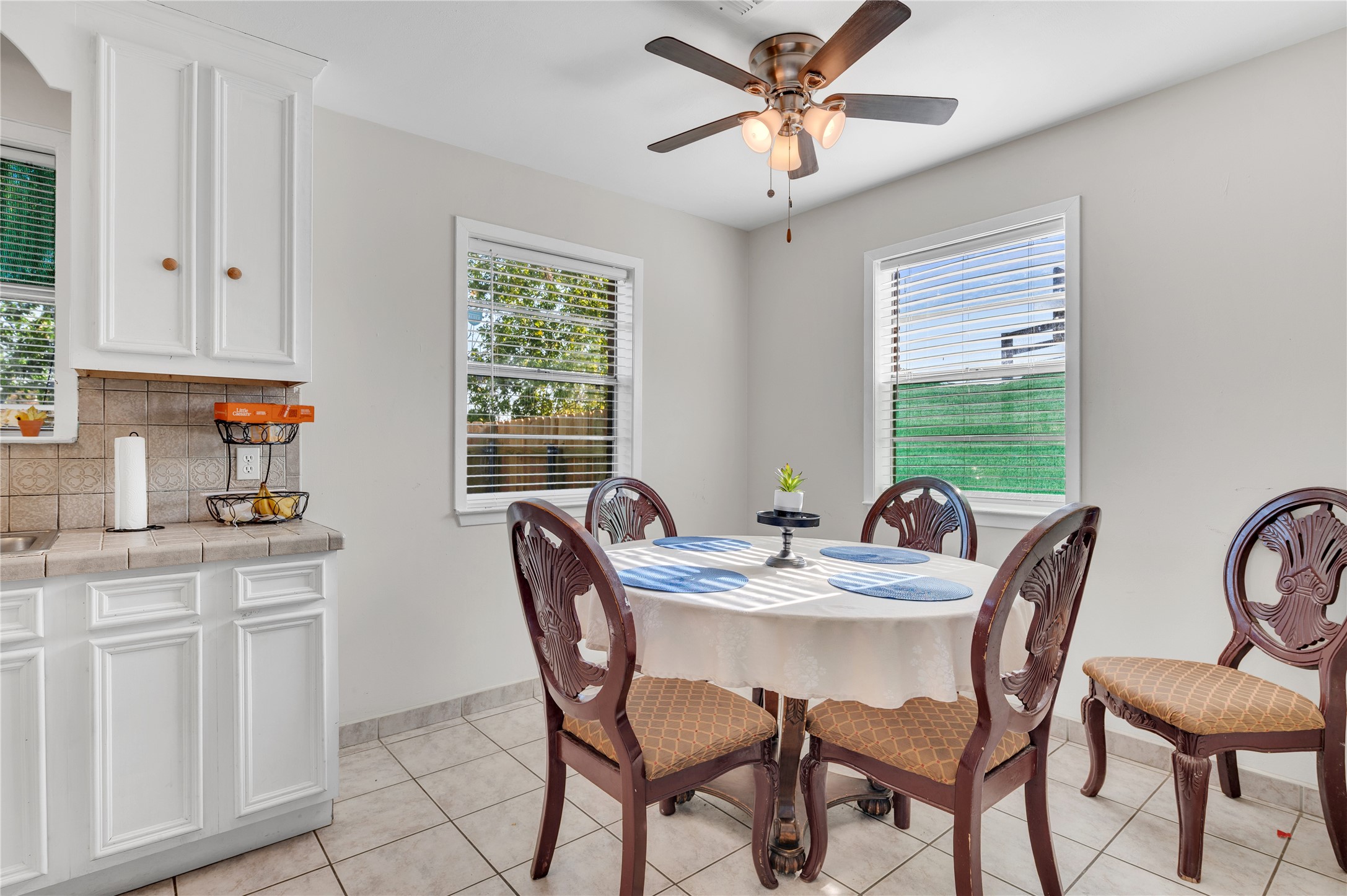 2713 Avenue C, Dickinson, TX 77539