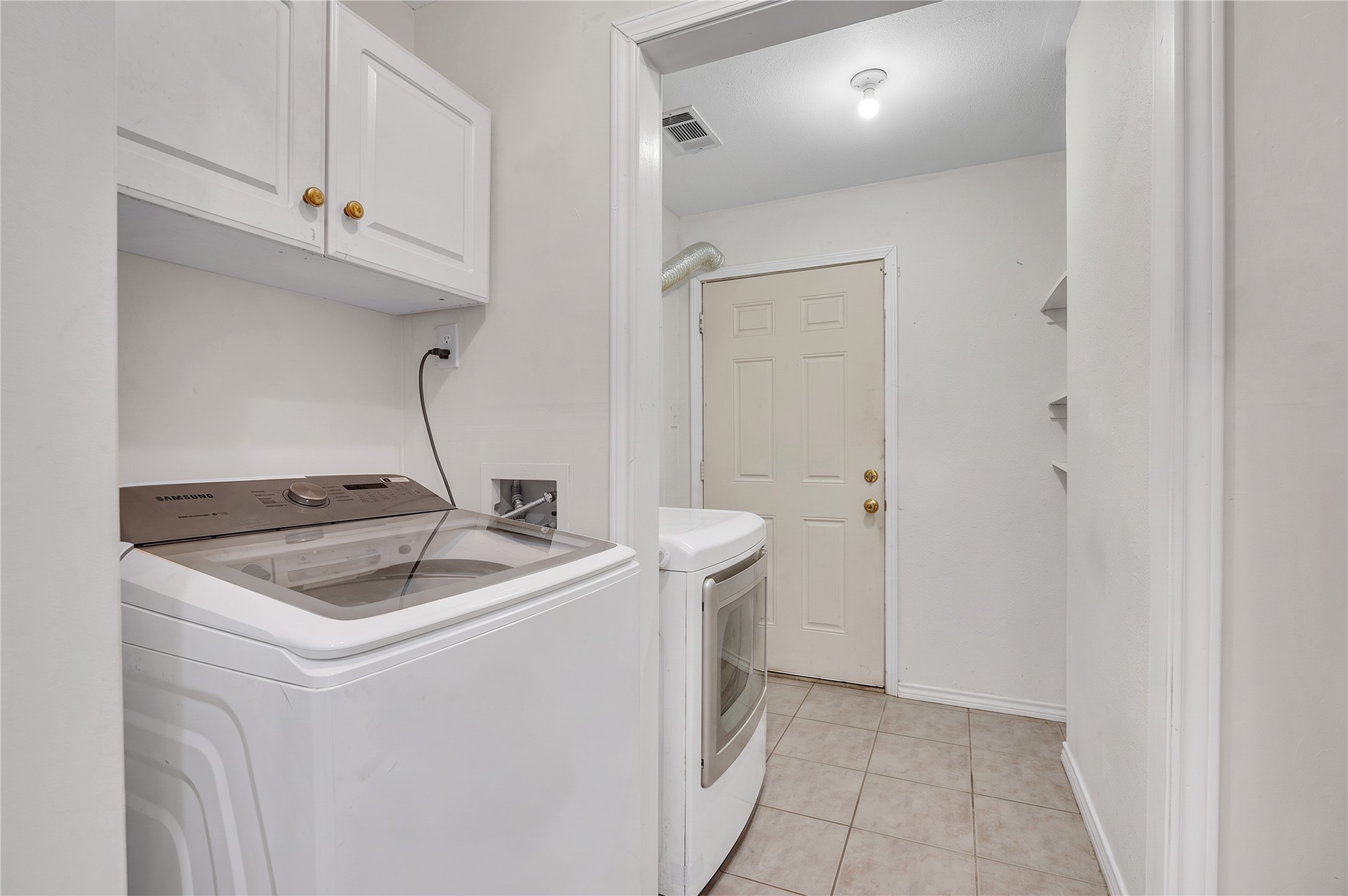 2713 Avenue C, Dickinson, TX 77539