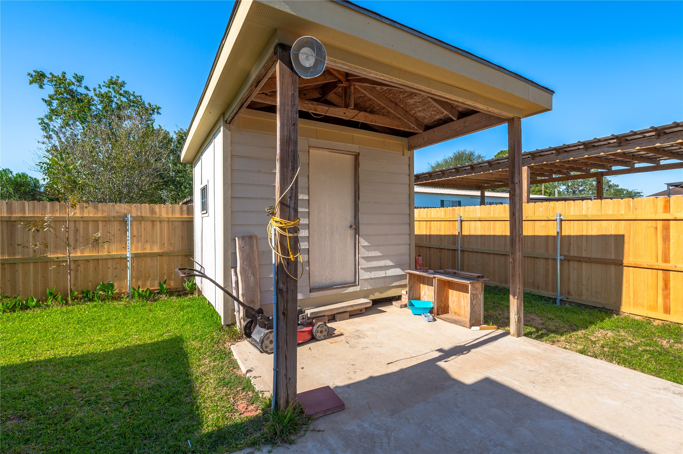 2713 Avenue C, Dickinson, TX 77539