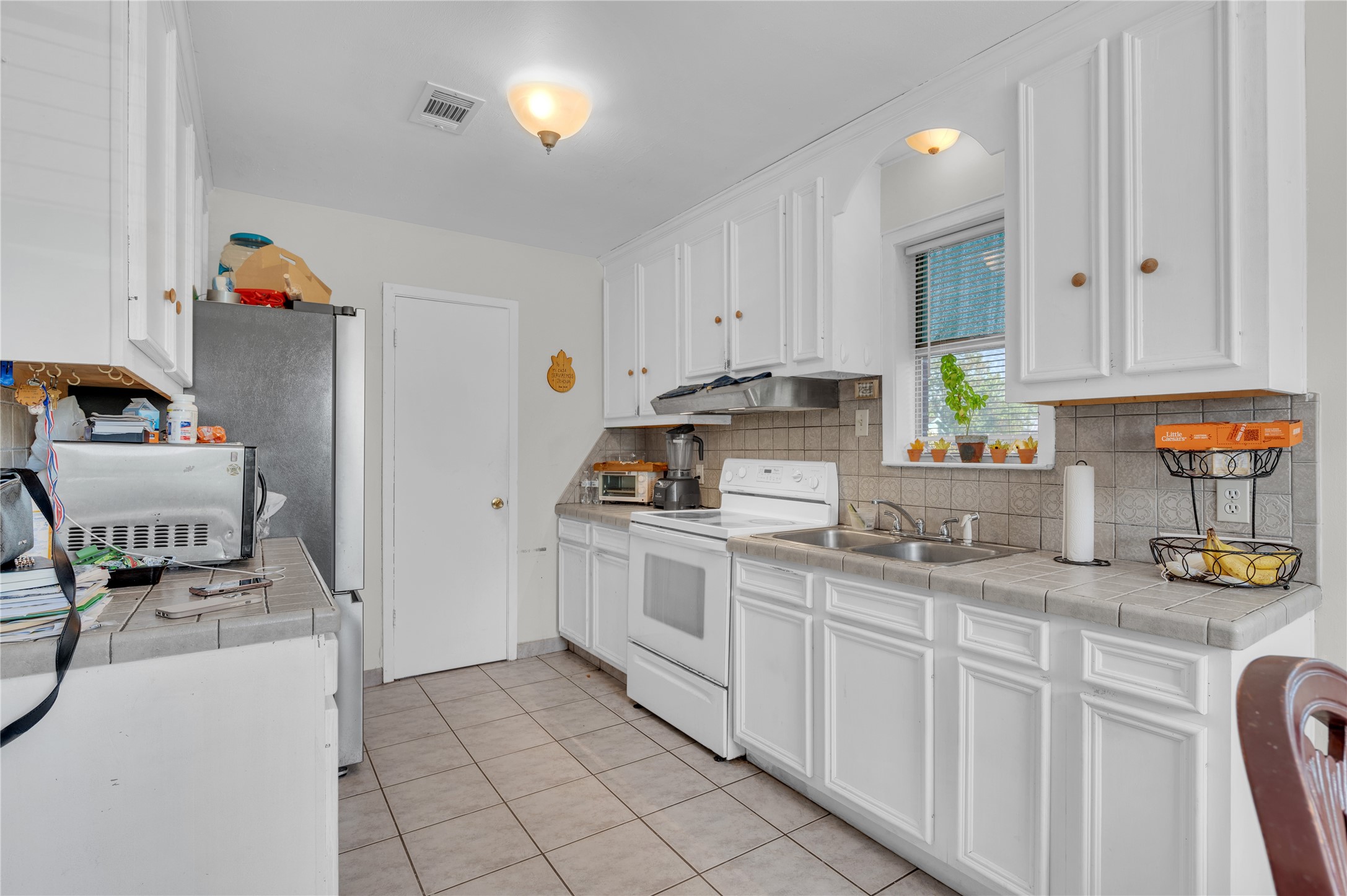 2713 Avenue C, Dickinson, TX 77539