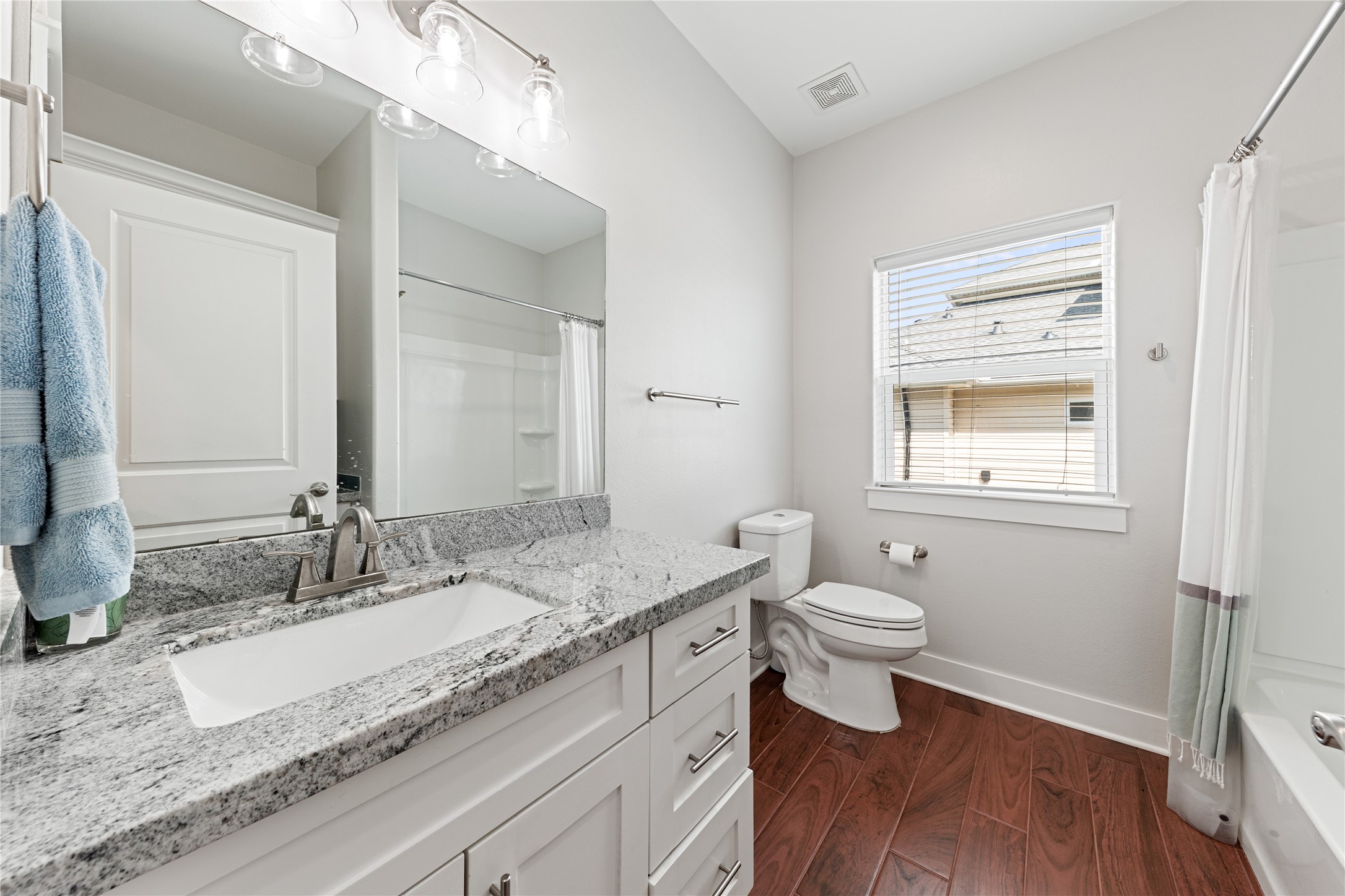2nd Full Bathroom