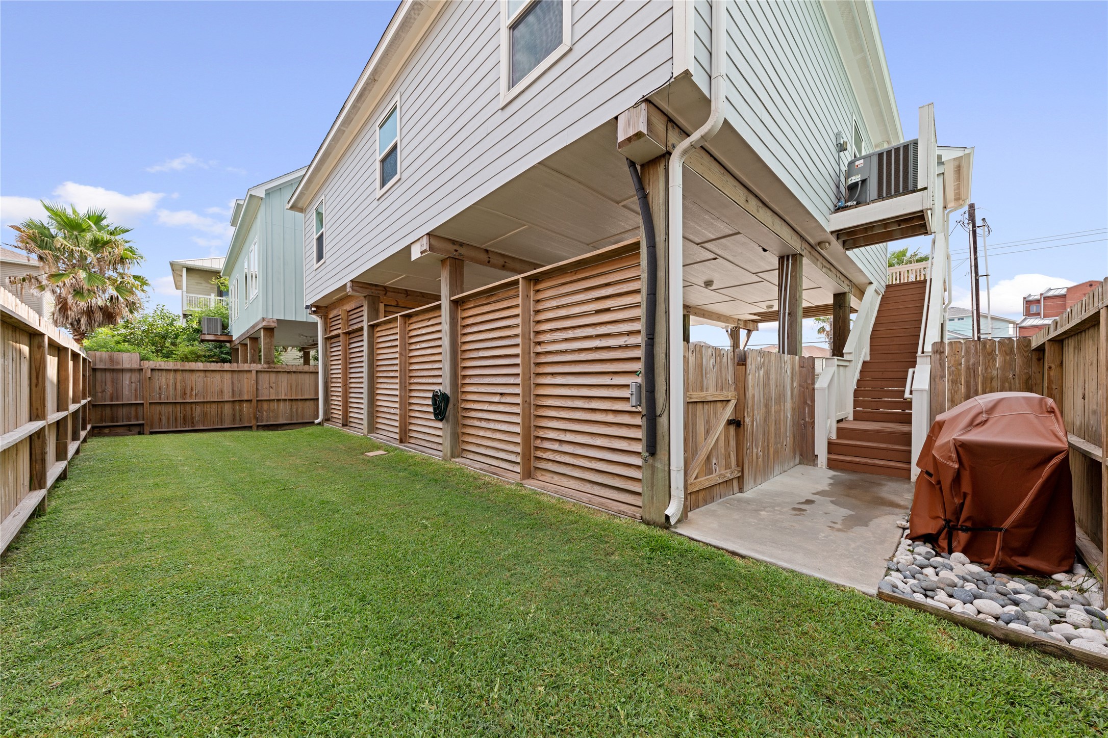 Have a Pet & great Fenced in green space area for pets