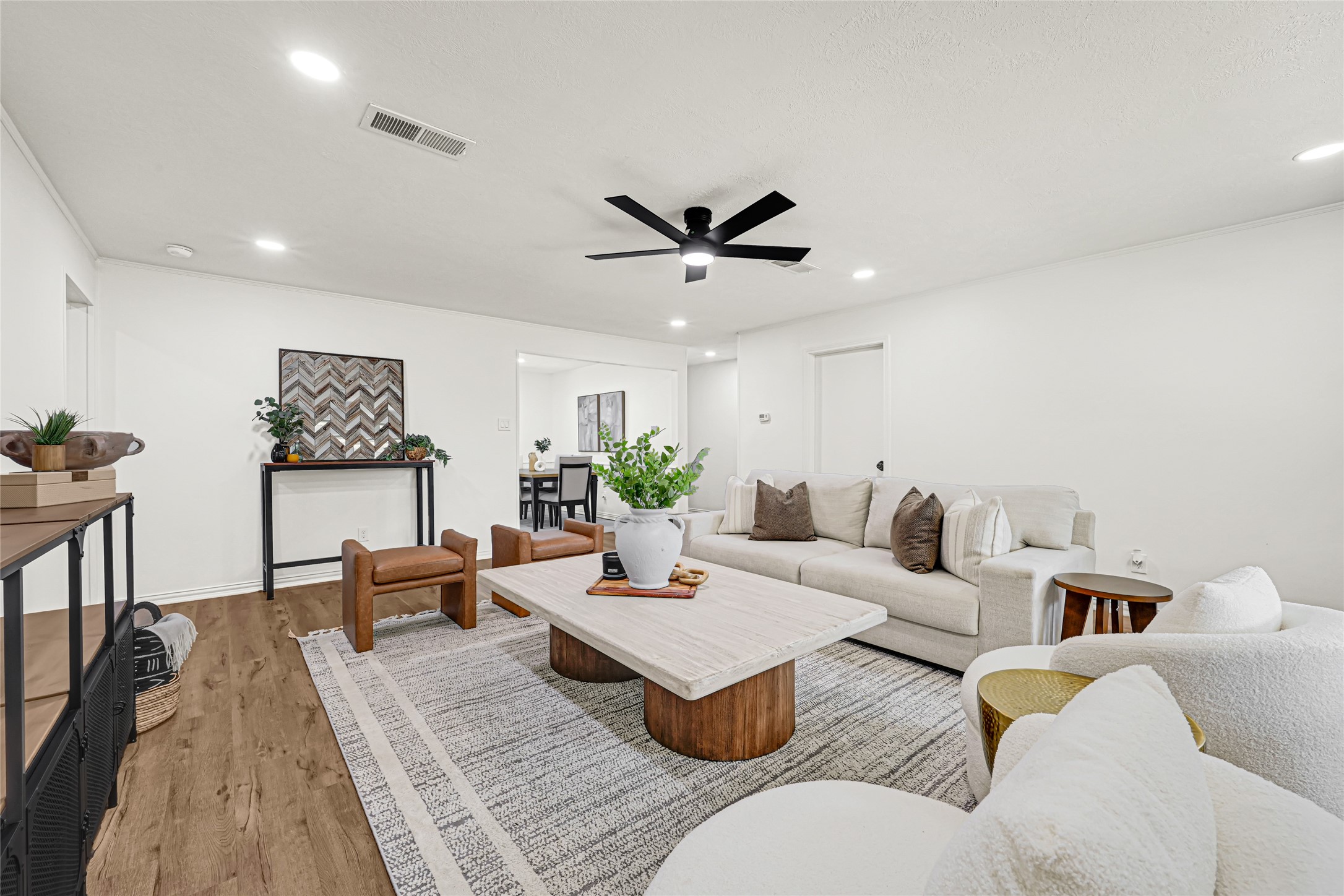 371 Windsor Square, Alvin, TX 77511 371 Windsor Square, Alvin, TX 77511