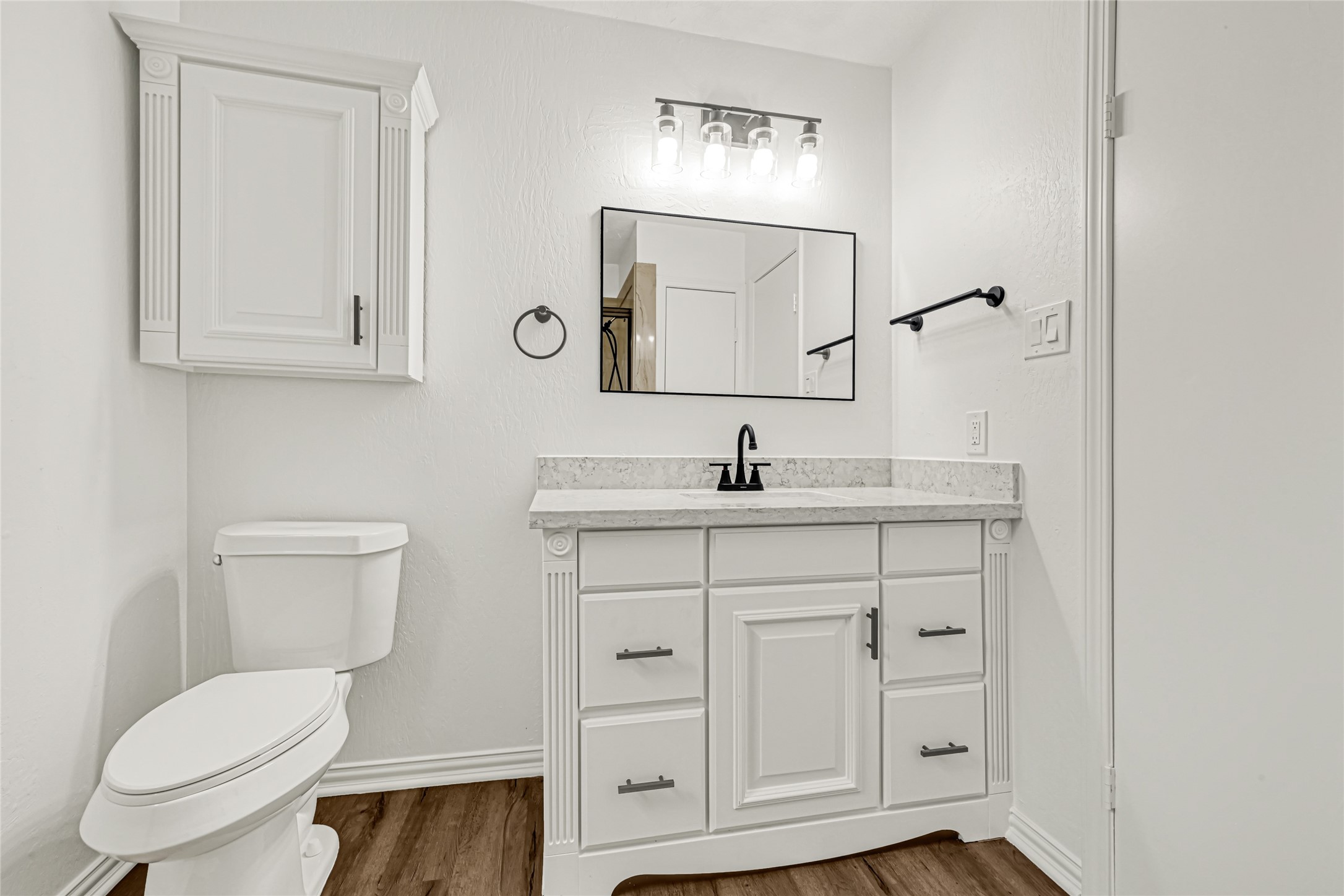 Primary bedroom restroom