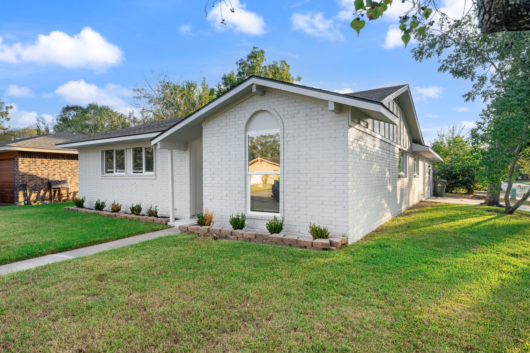 4802 Hannas Reef Drive, Bacliff, TX 77518