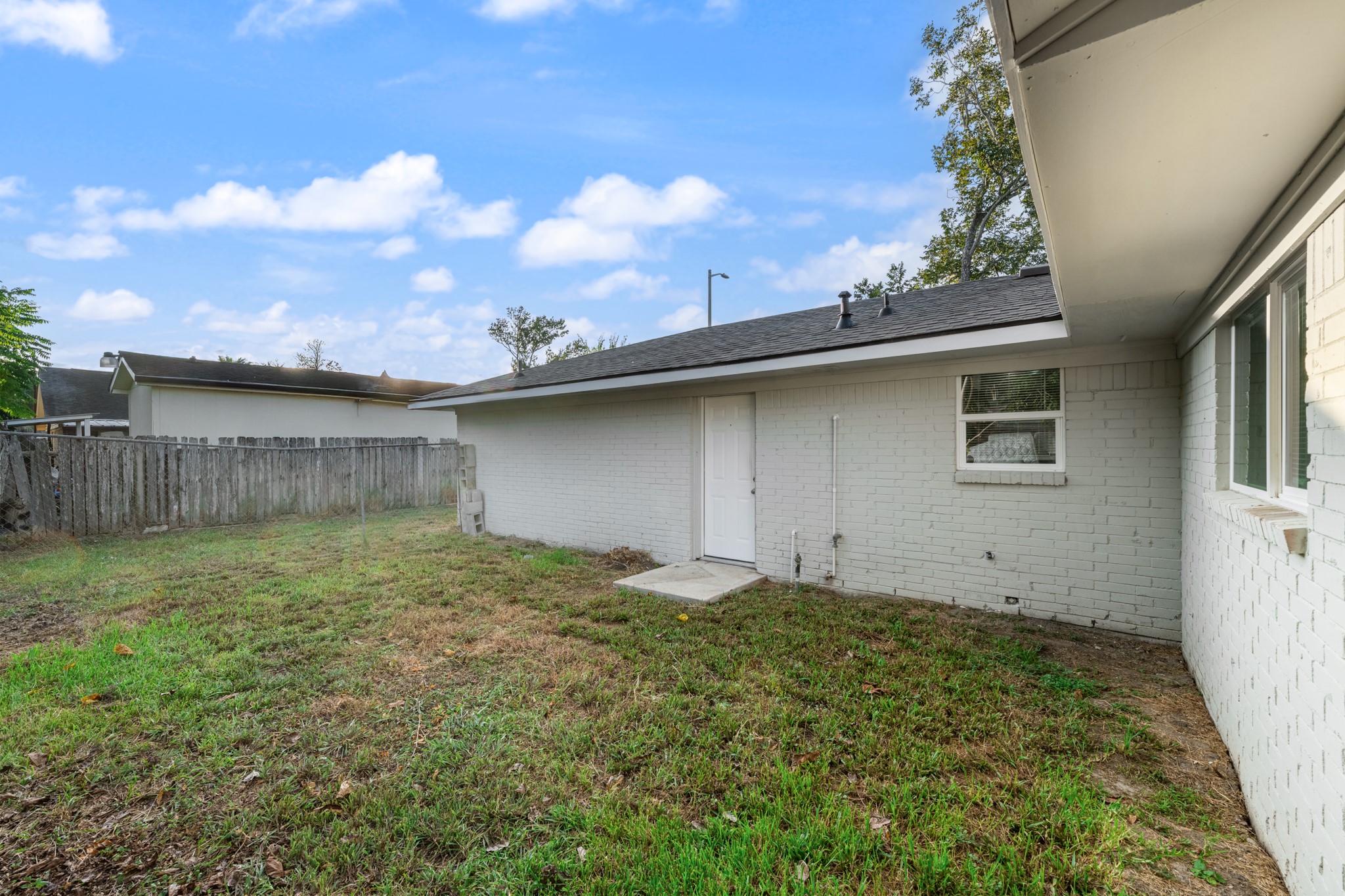 4802 Hannas Reef Drive, Bacliff, TX 77518