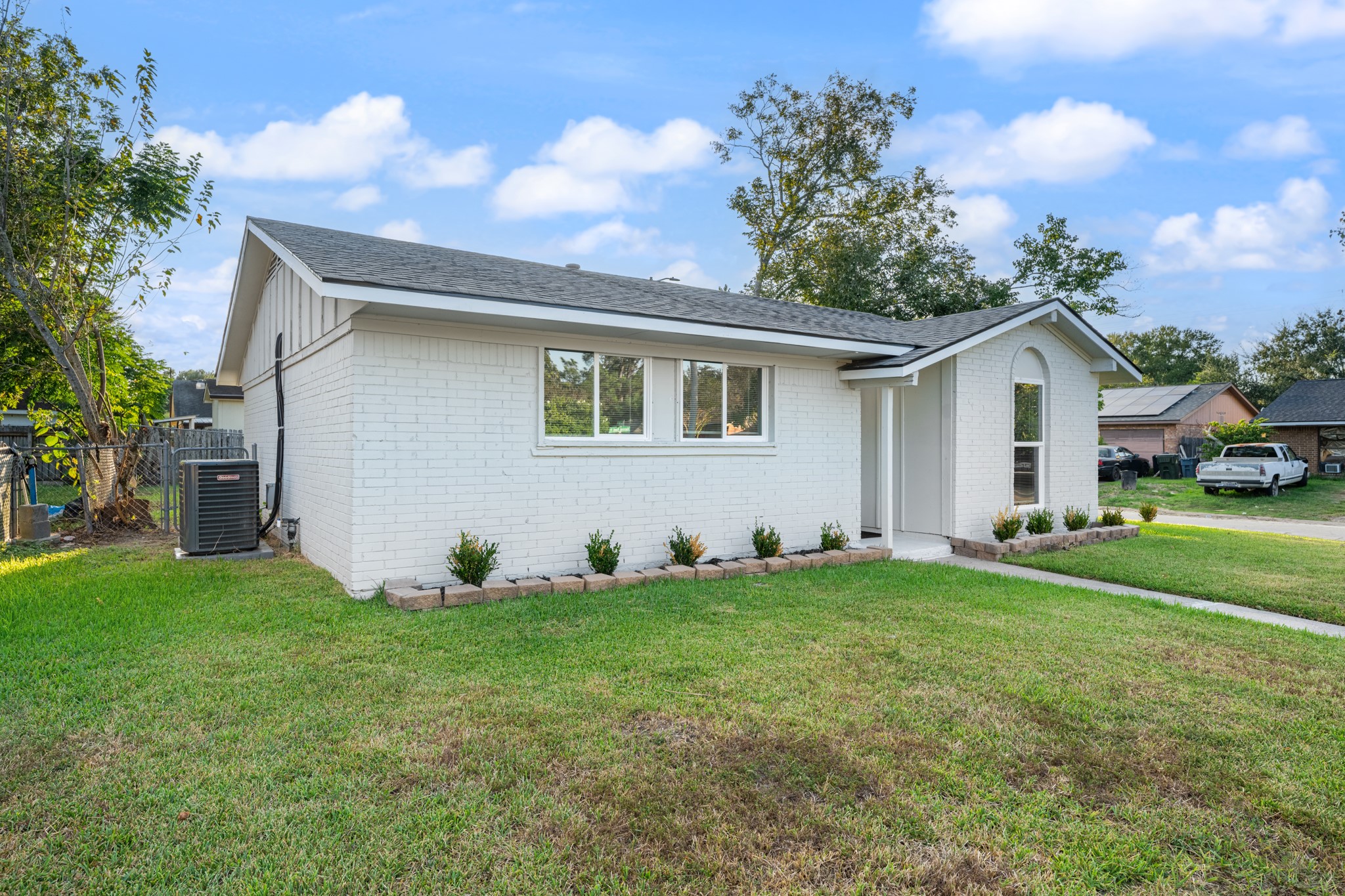 4802 Hannas Reef Drive, Bacliff, TX 77518