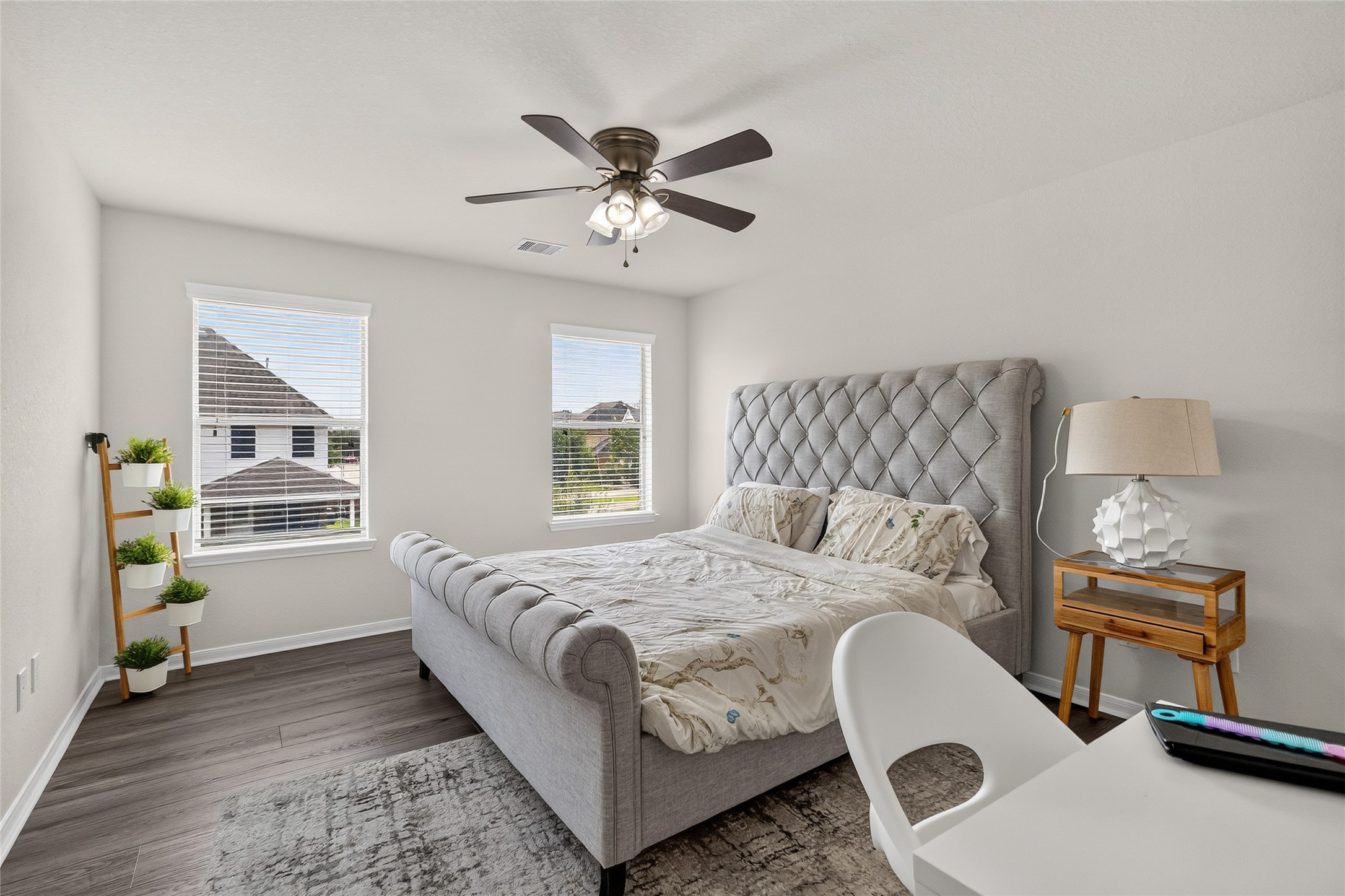 Everyone enjoys their own space in this well-sized secondary bedroom, offering a bright atmosphere and plenty of room to make it your own.