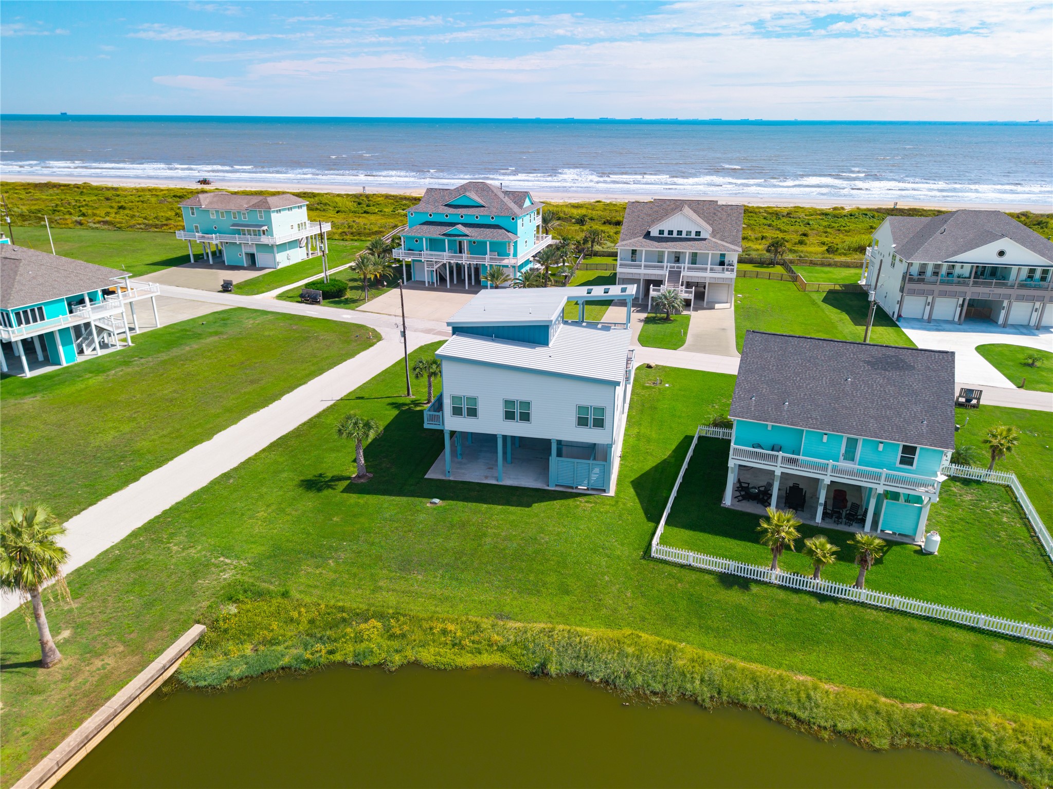 3841 Biscayne Beach Road, Crystal Beach, TX 77650