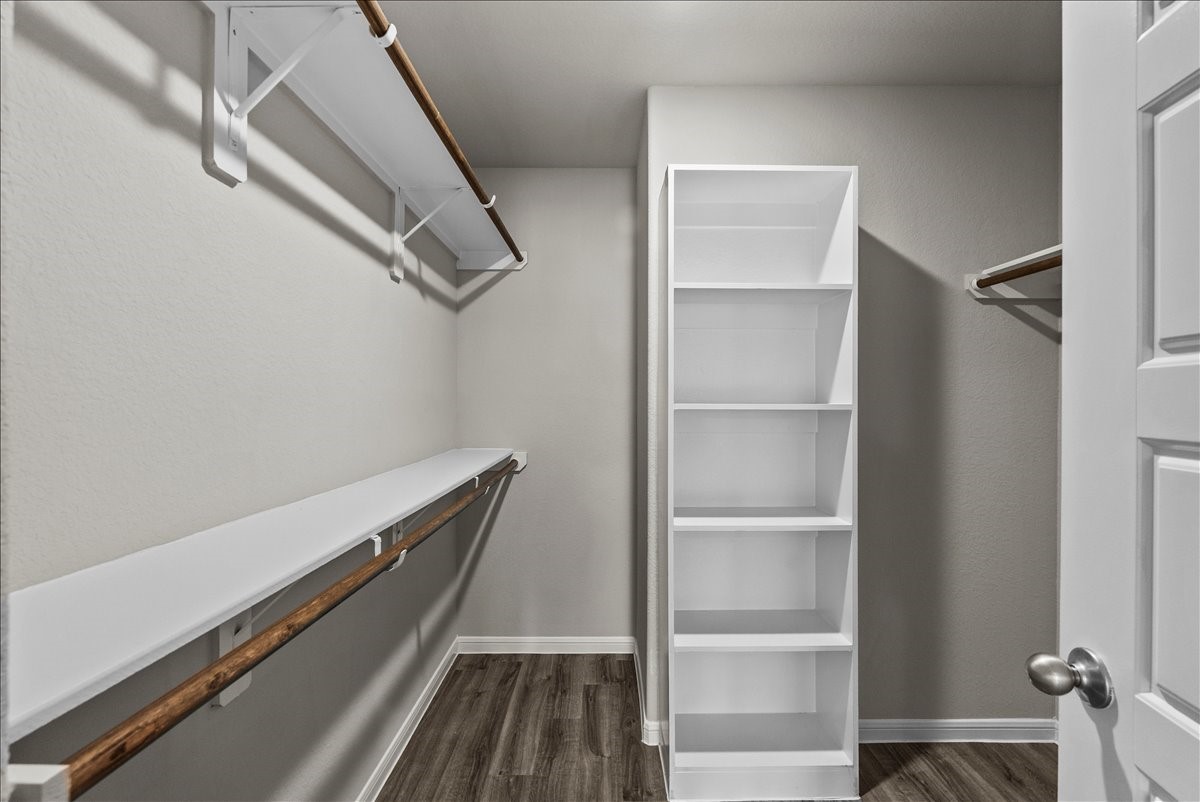 primary walk in closet 2!!!!