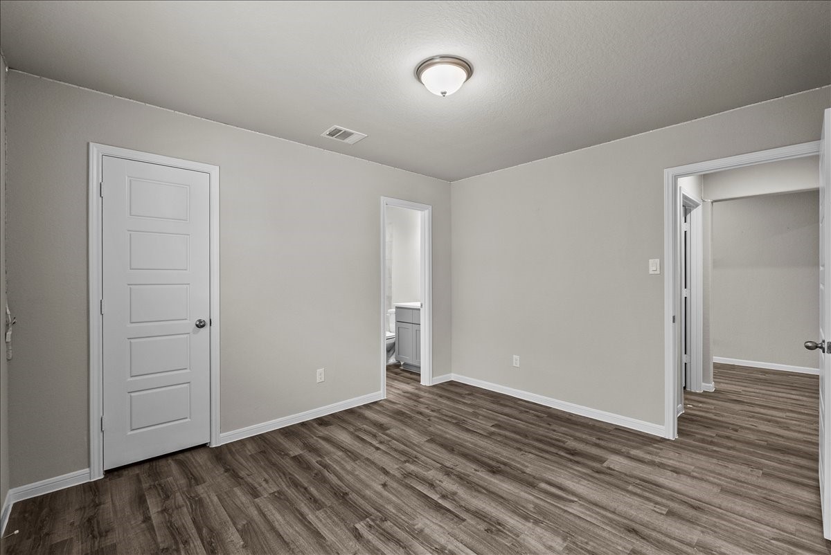 another angle of 2nd bedroom