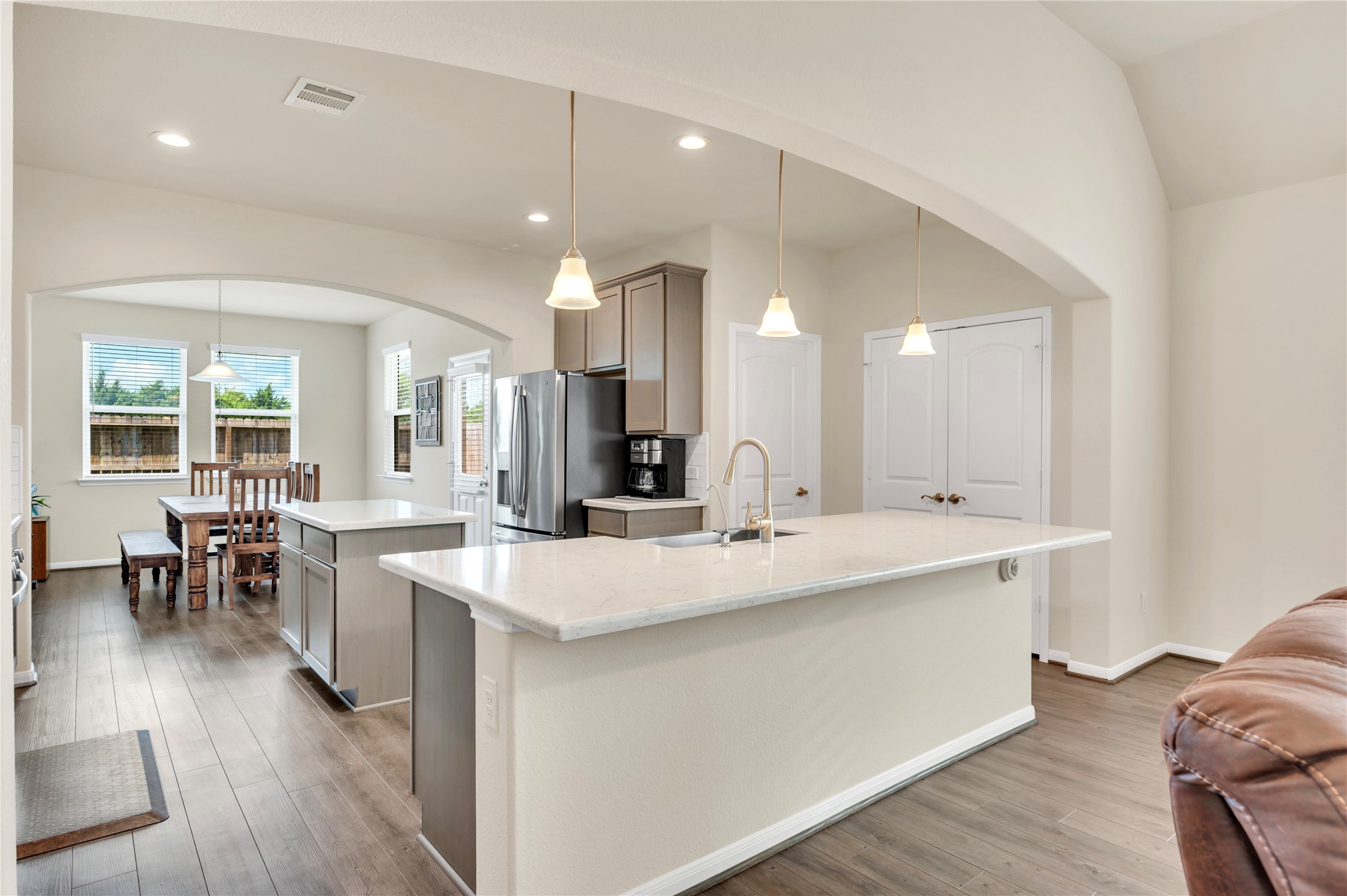 1849 Kenley Way, Alvin, TX 77511